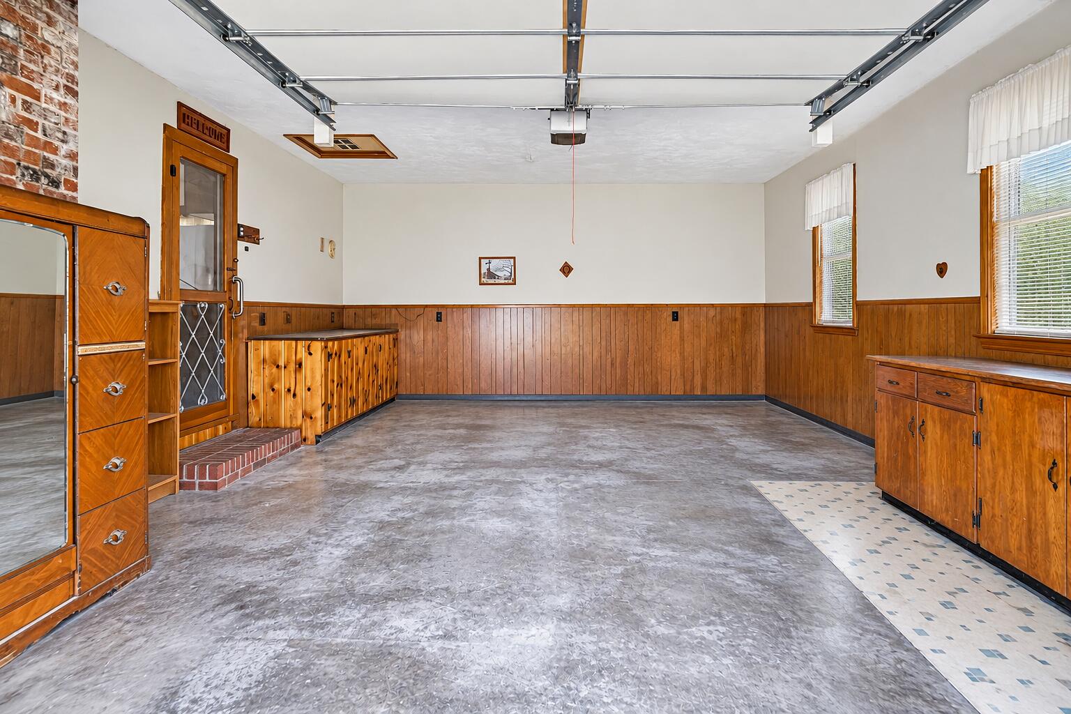 812 Elmwood Drive