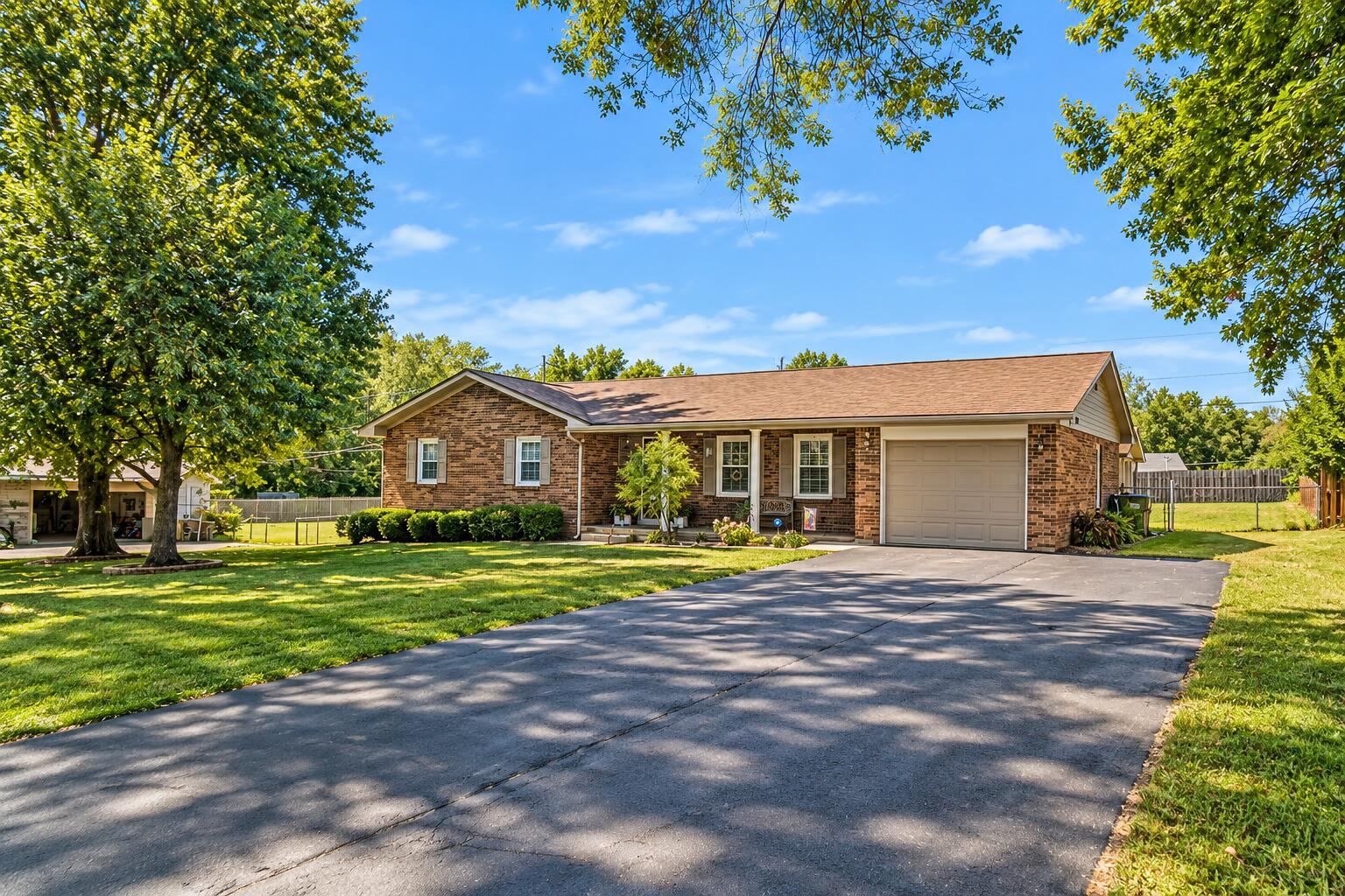 1322 Shadelawn Drive
