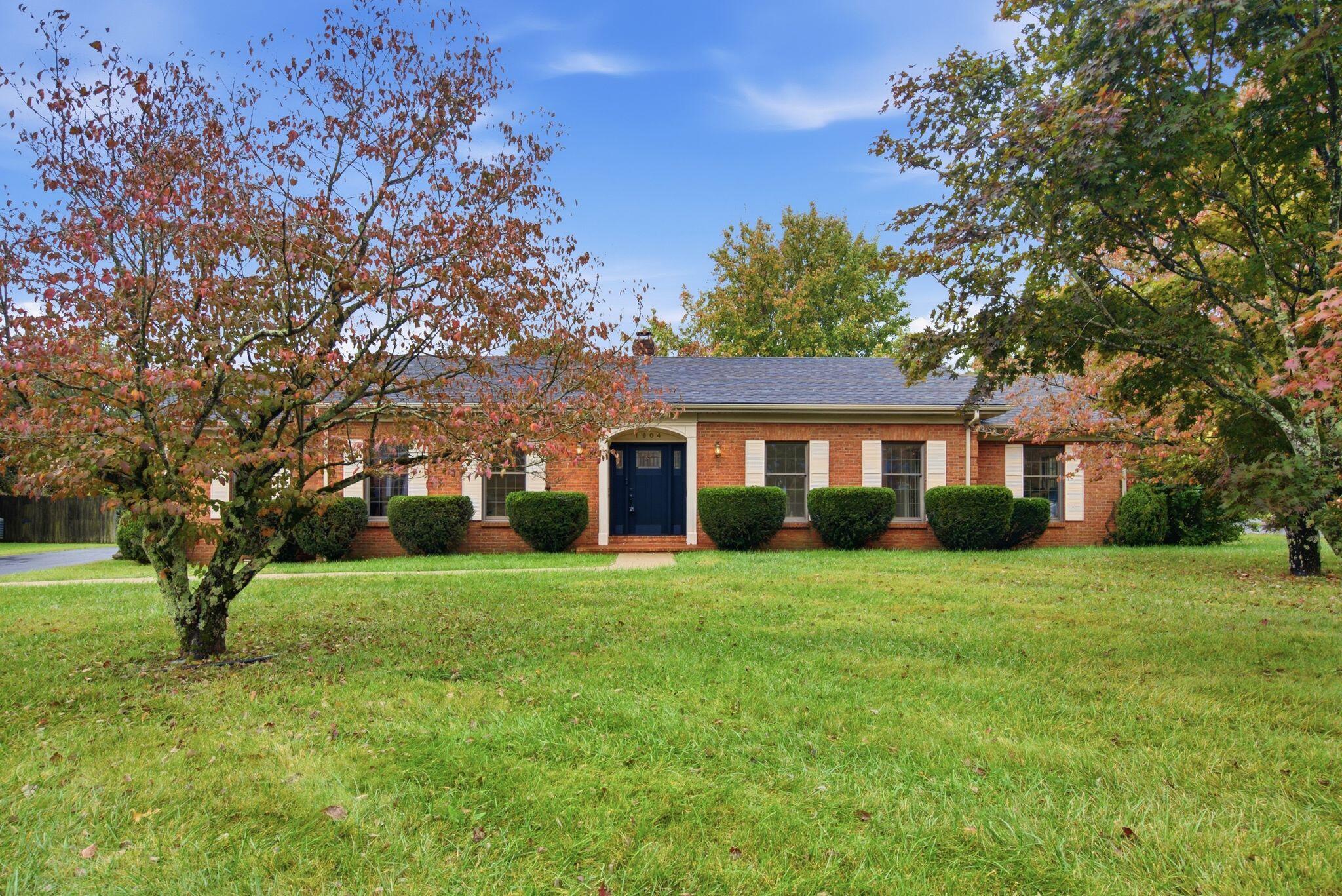 1904 Heather Way