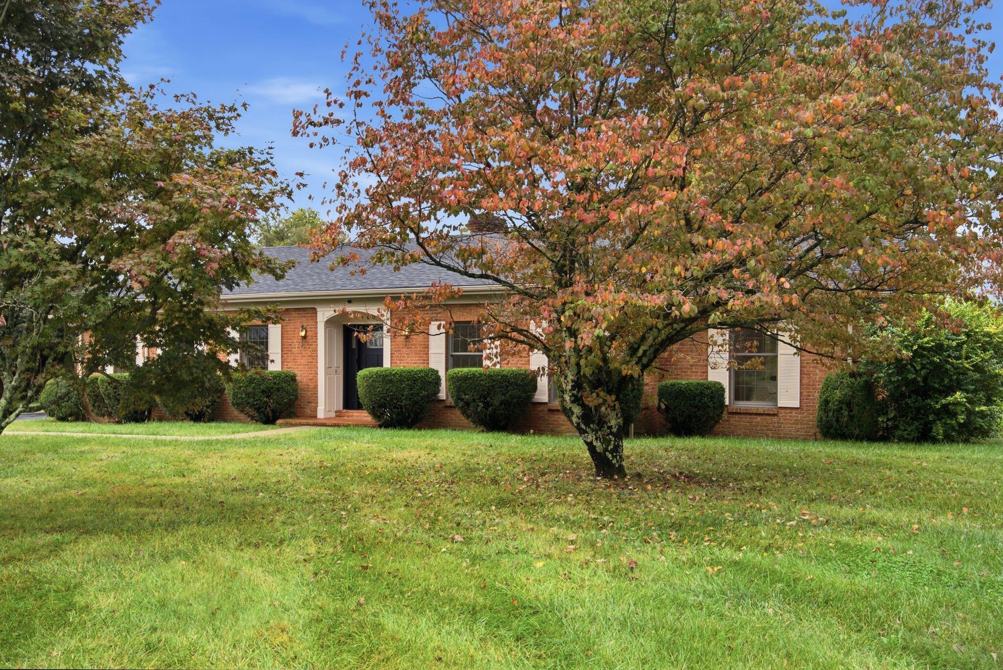 1904 Heather Way