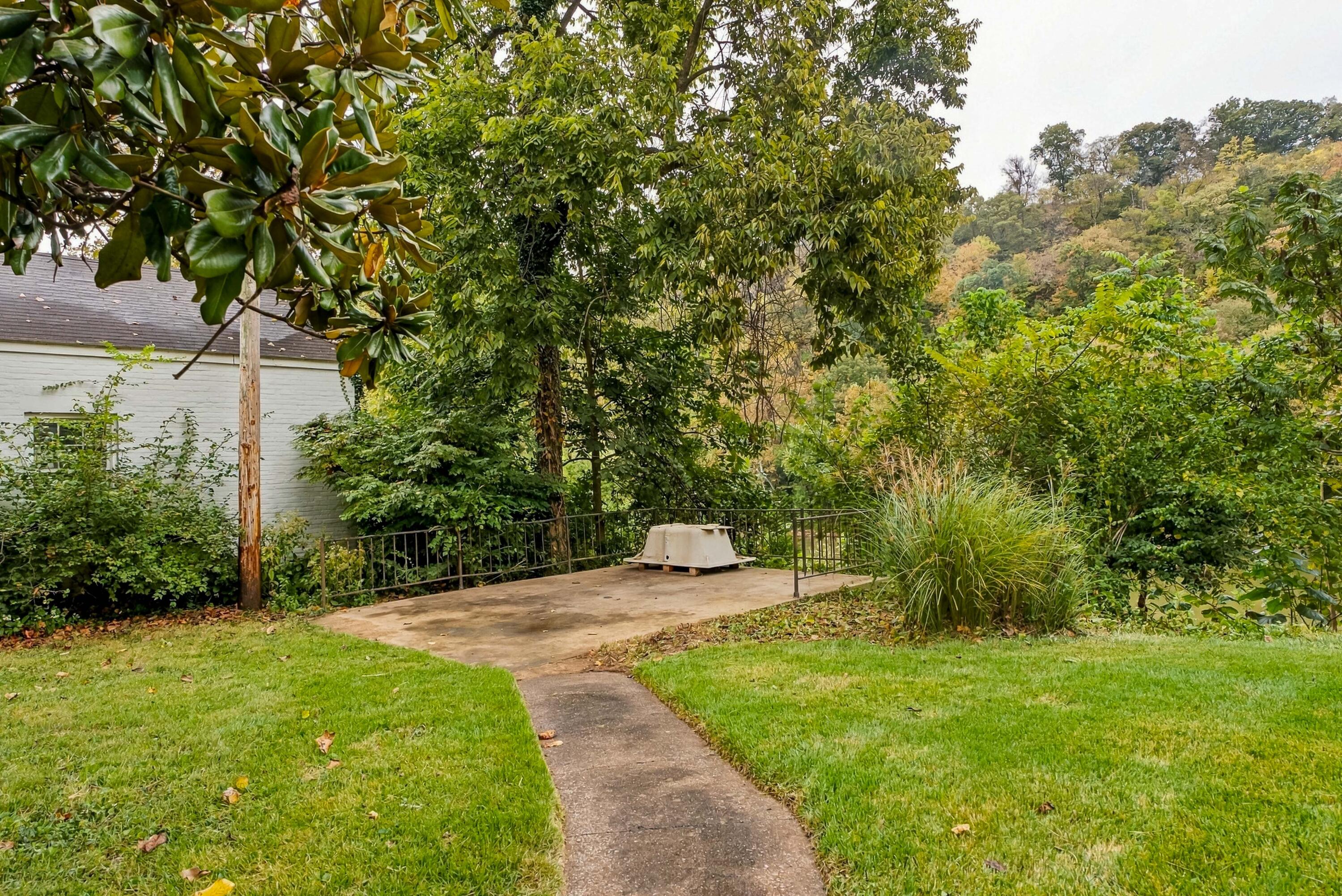 307 Paul Sawyier Drive