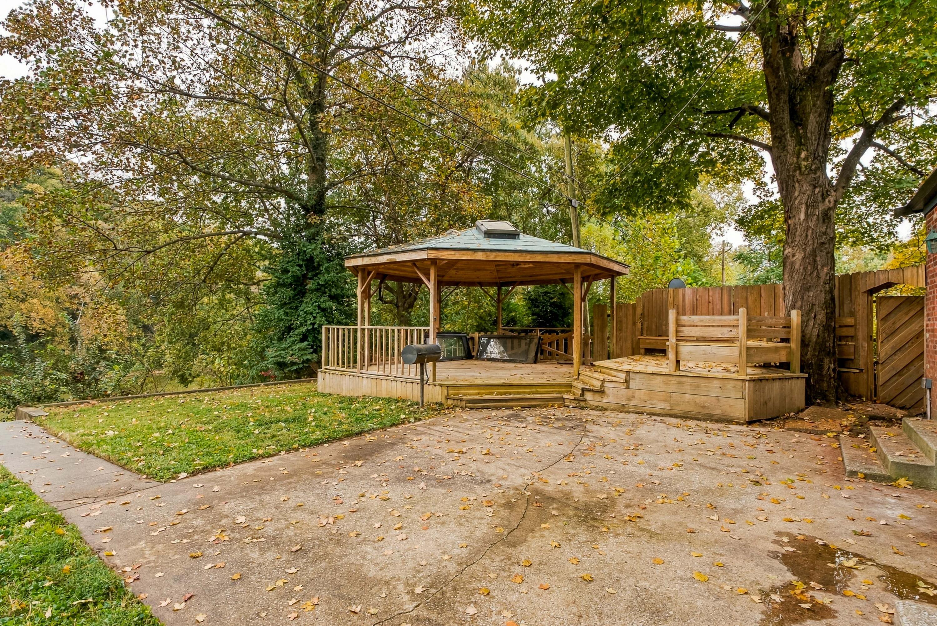 307 Paul Sawyier Drive
