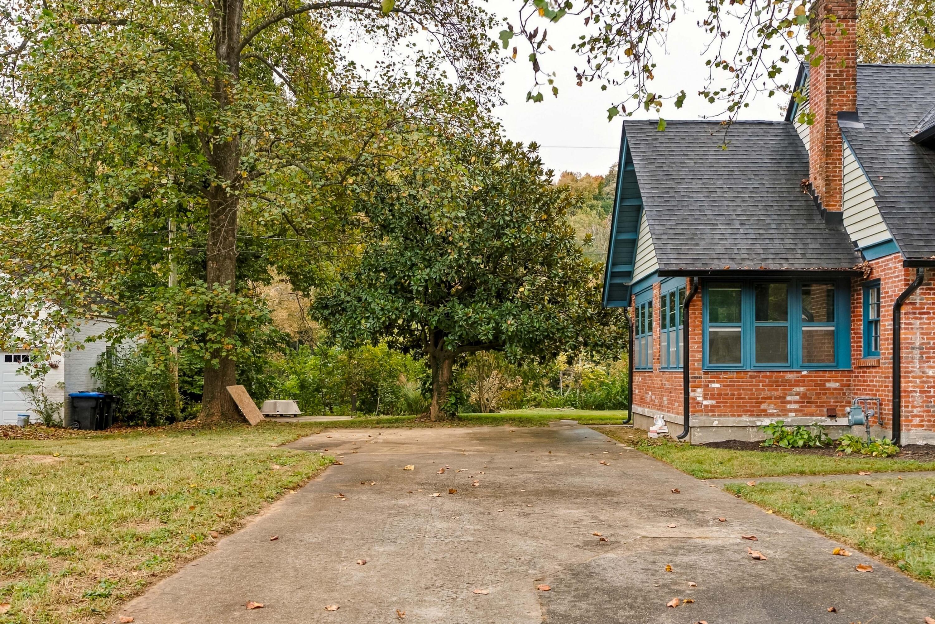 307 Paul Sawyier Drive