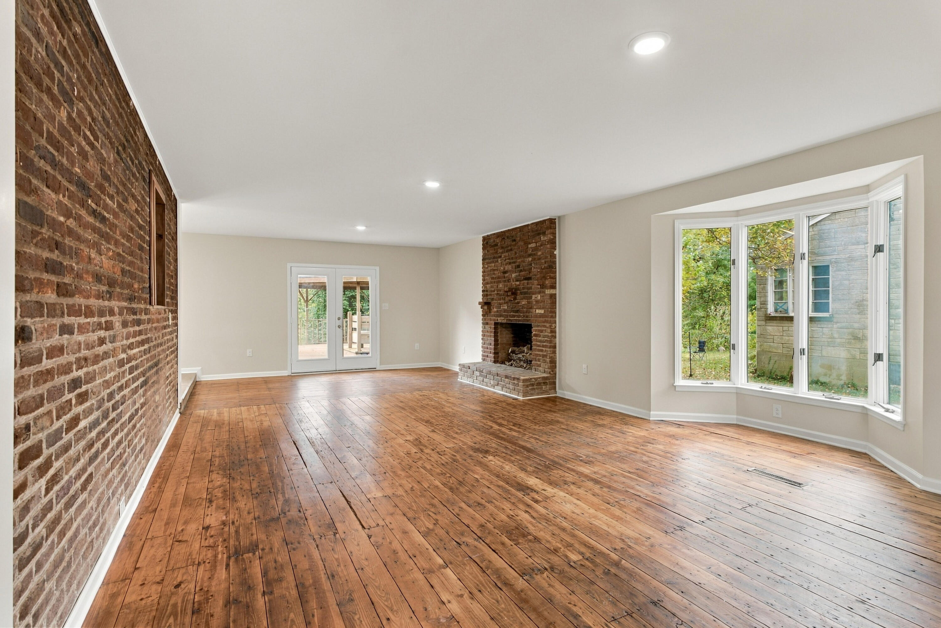 307 Paul Sawyier Drive