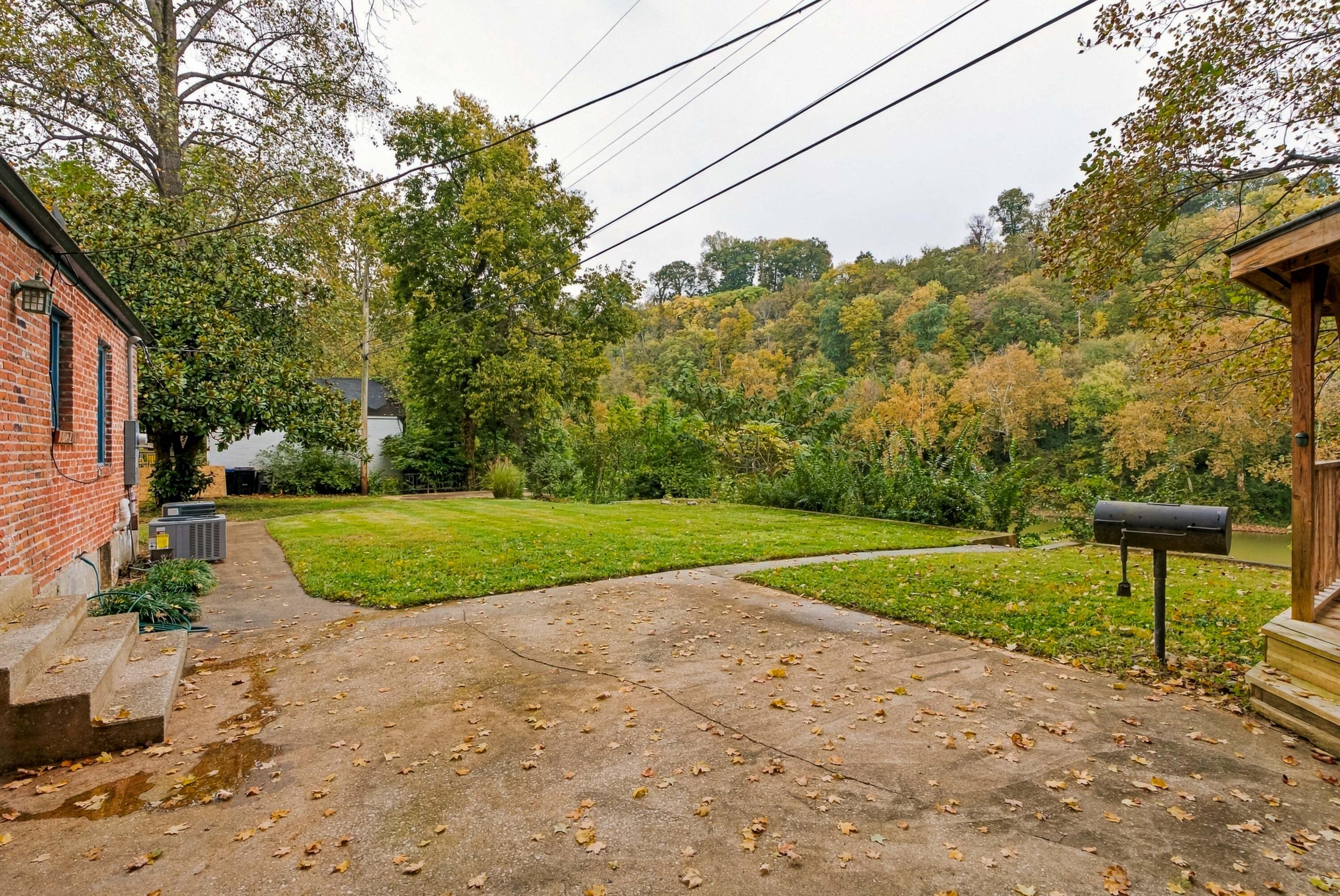 307 Paul Sawyier Drive