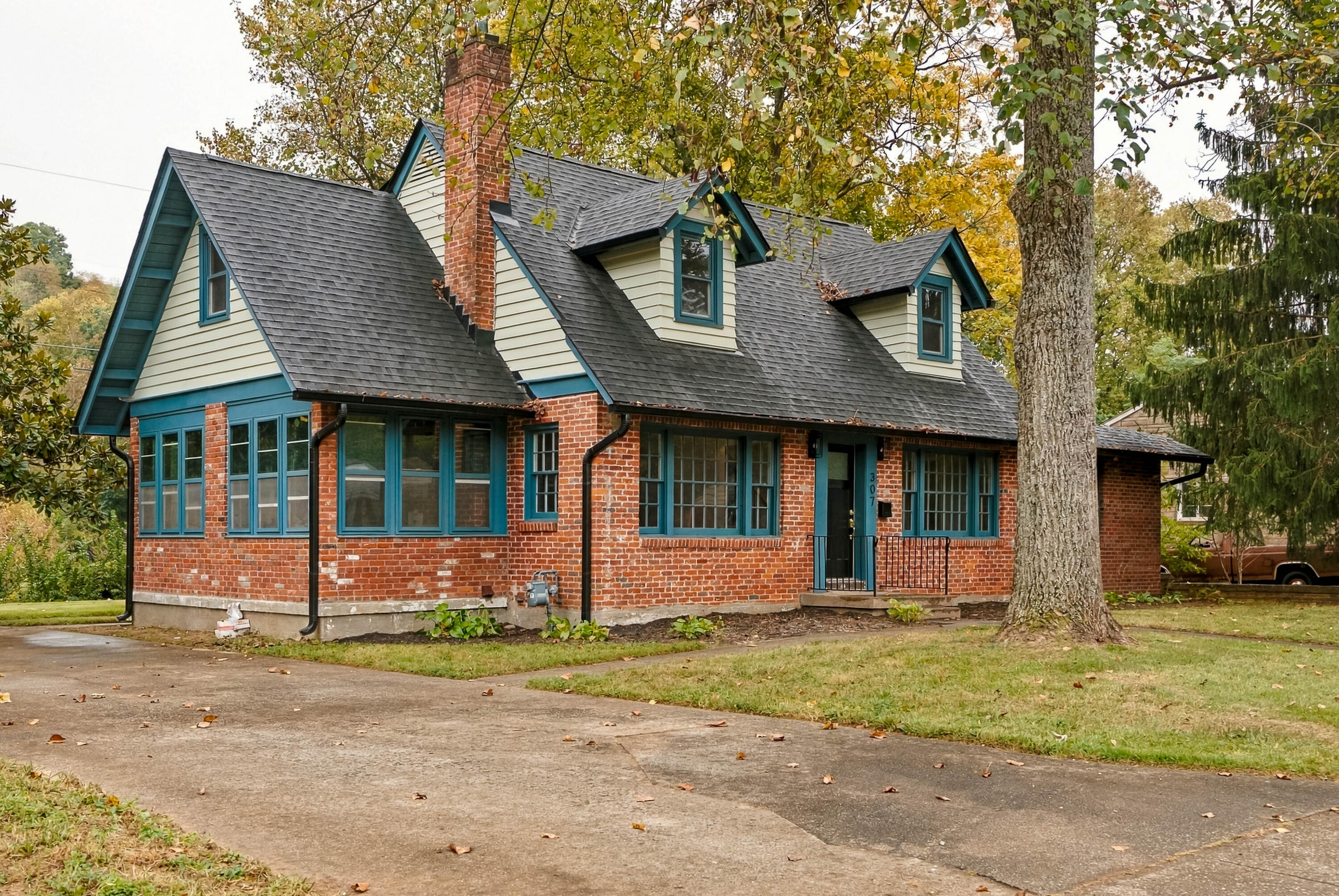307 Paul Sawyier Drive