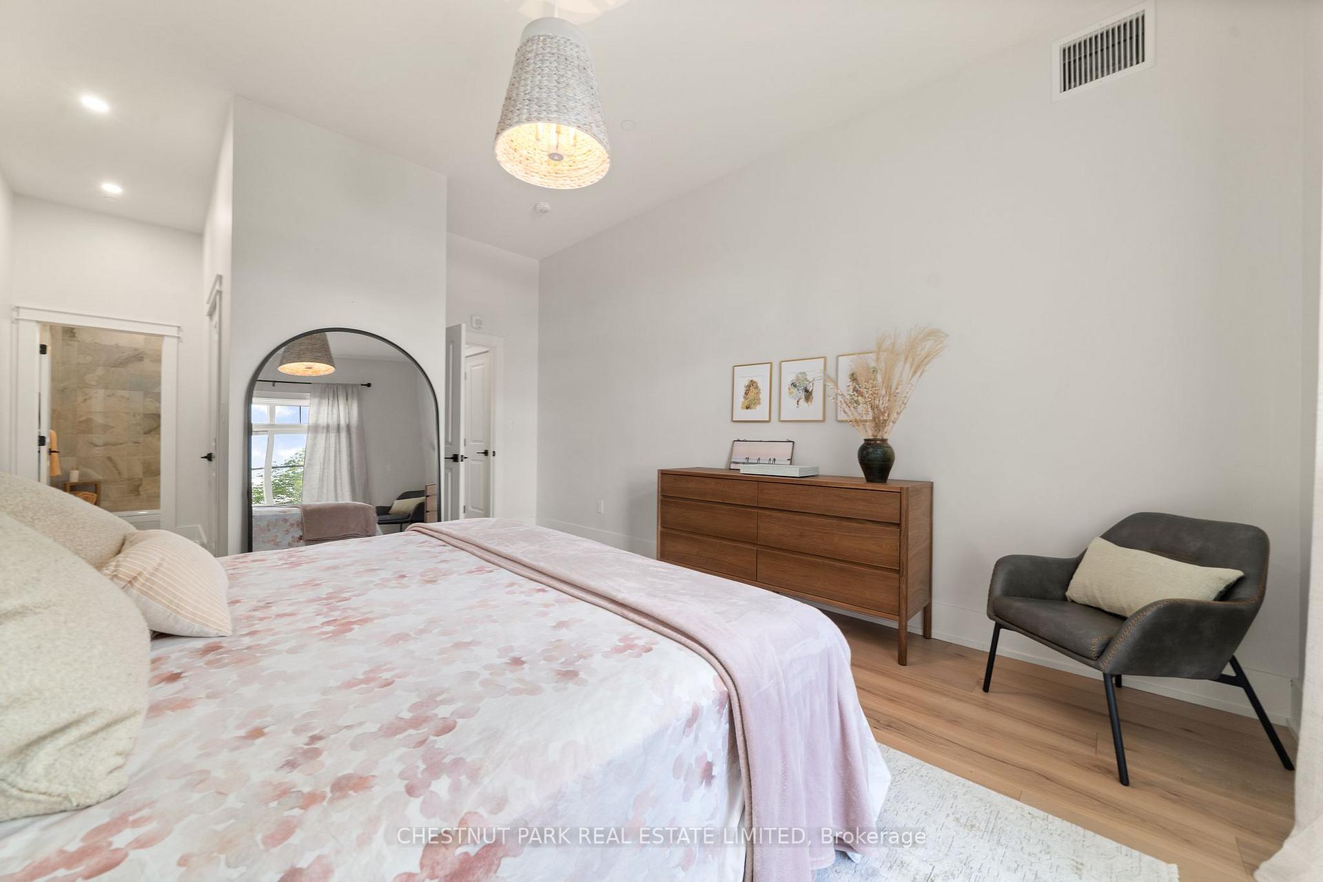 17 Cleave Avenue 102