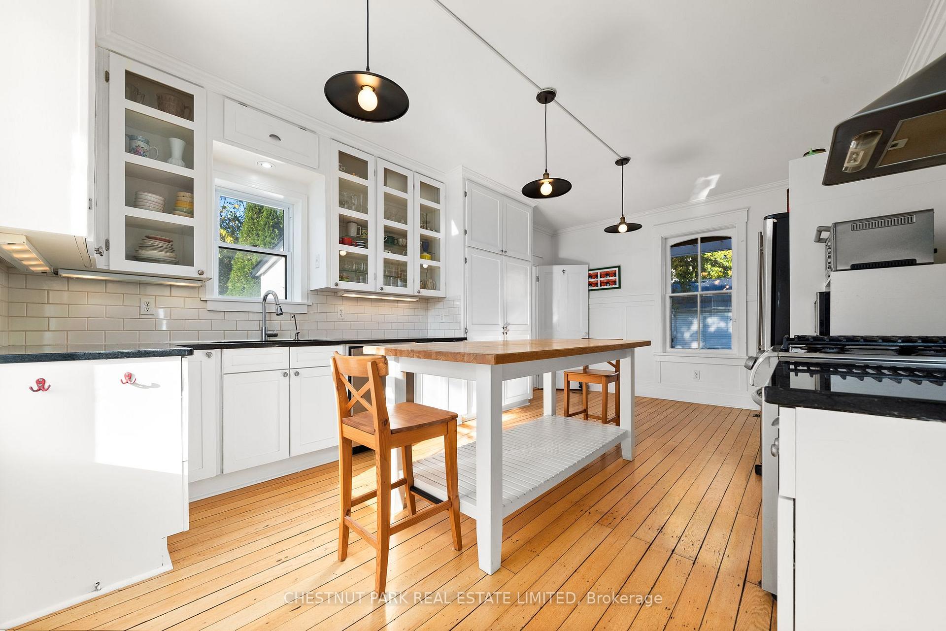 25 Picton Main Street, Prince Edward County