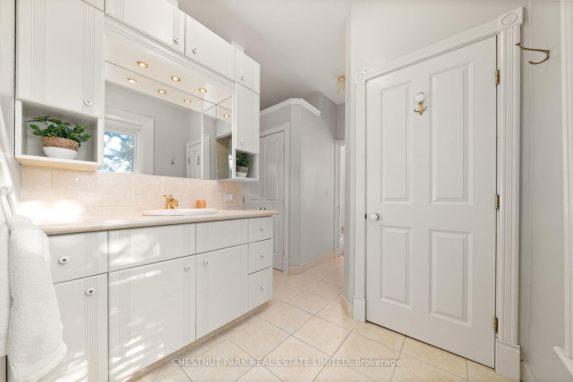 25 Picton Main Street, Prince Edward County