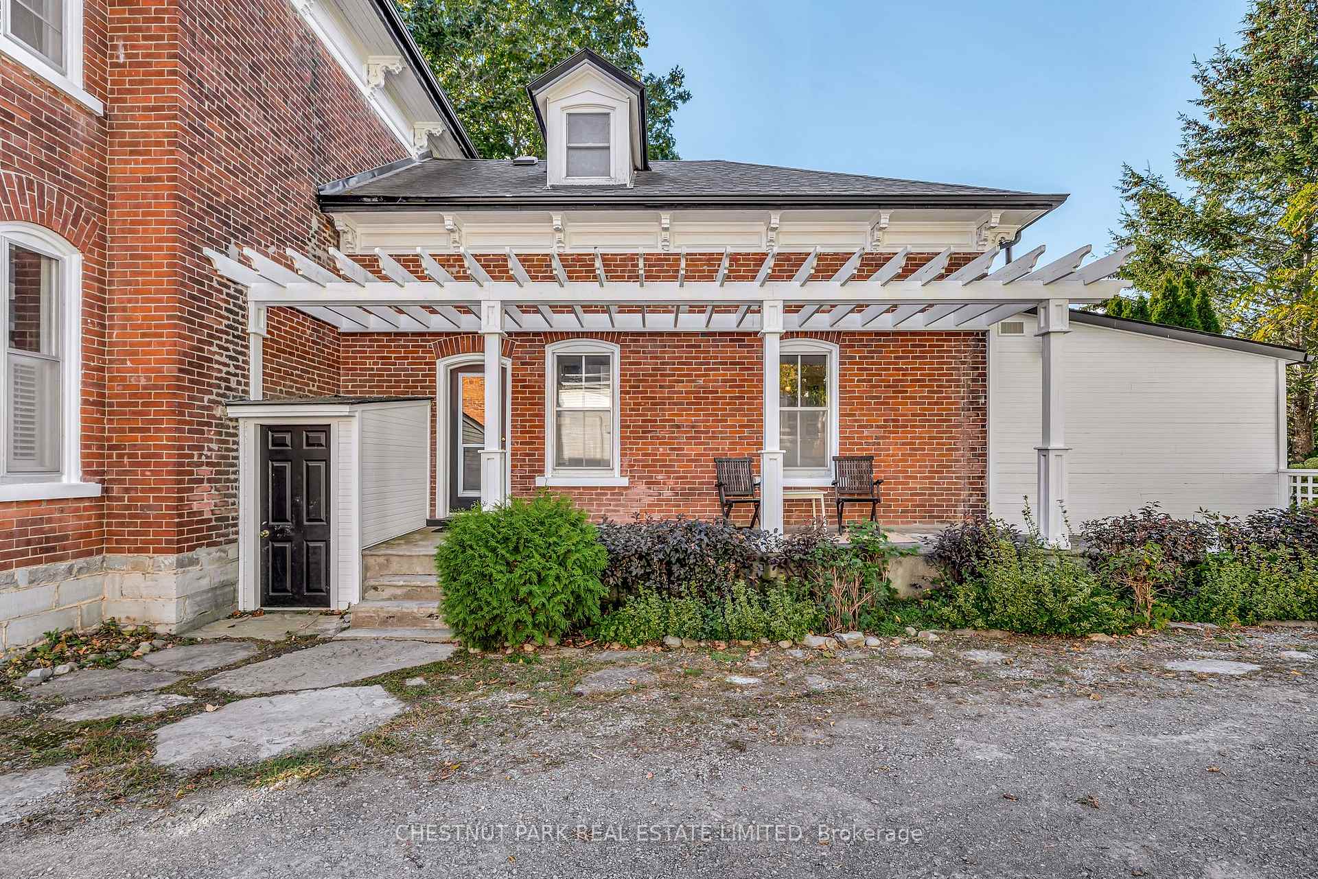 25 Picton Main Street, Prince Edward County