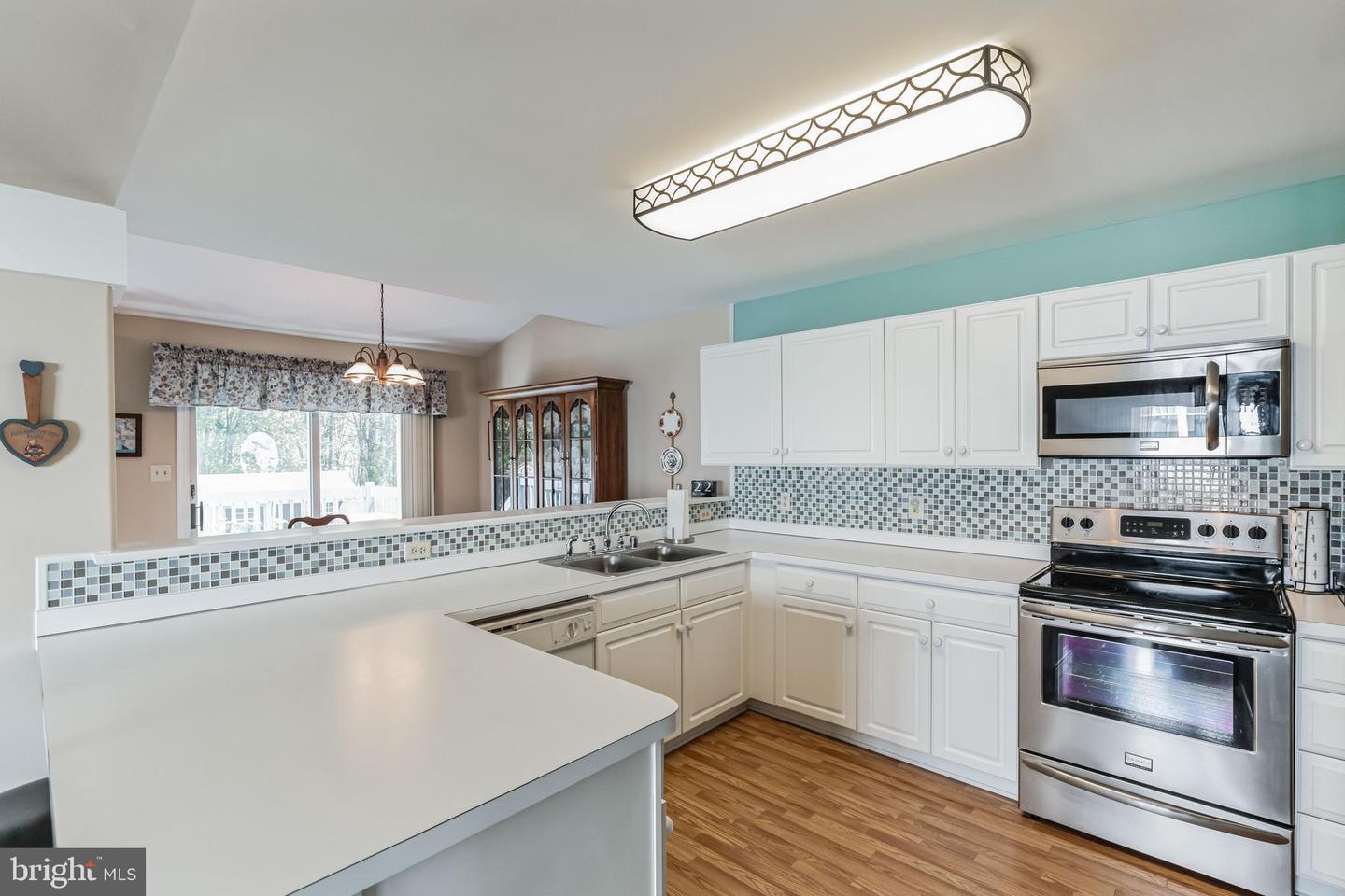 705 Lexington Dr