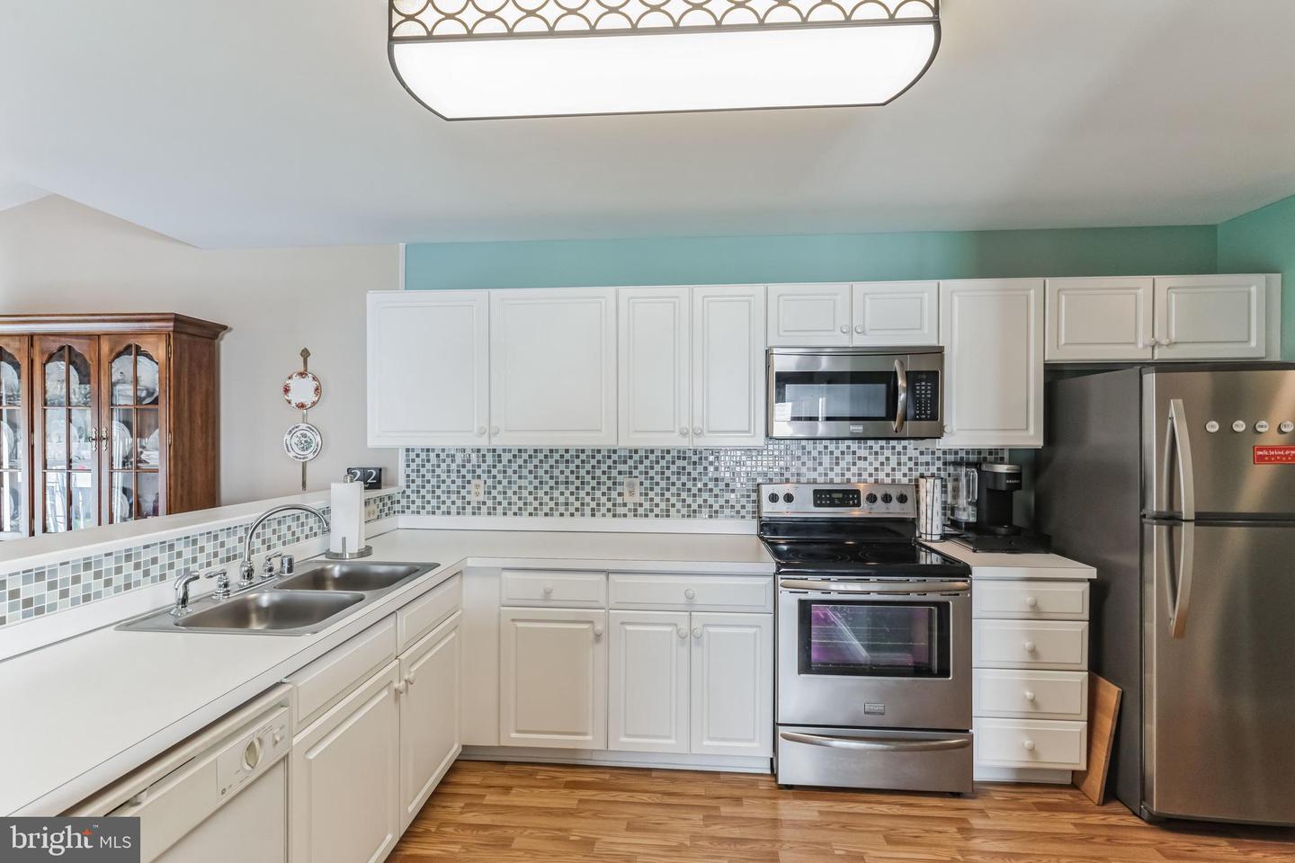 705 Lexington Dr