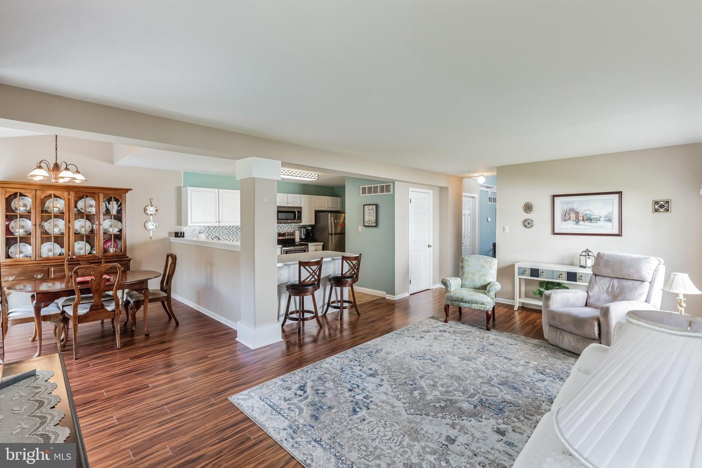 705 Lexington Dr