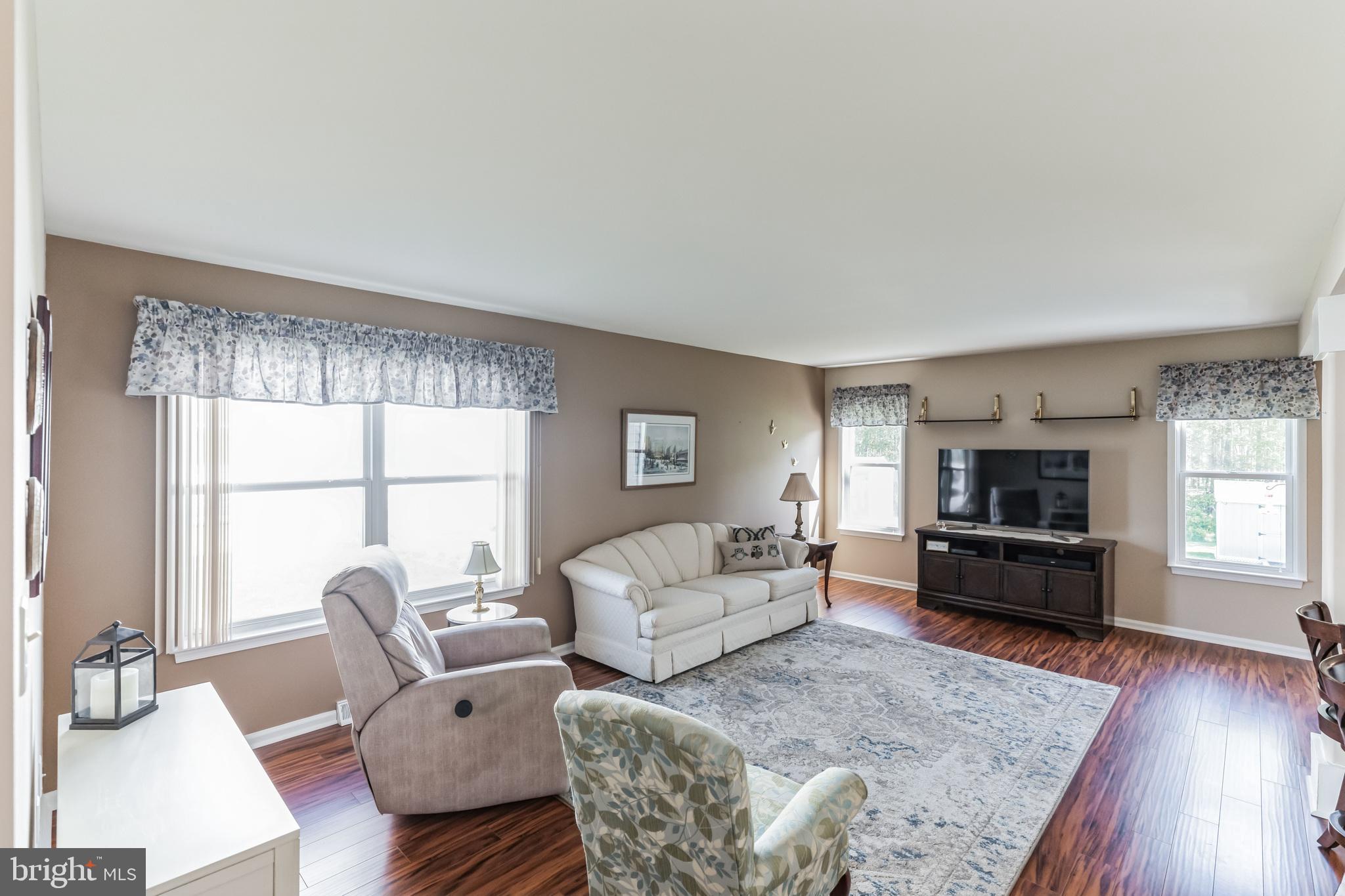 705 Lexington Dr
