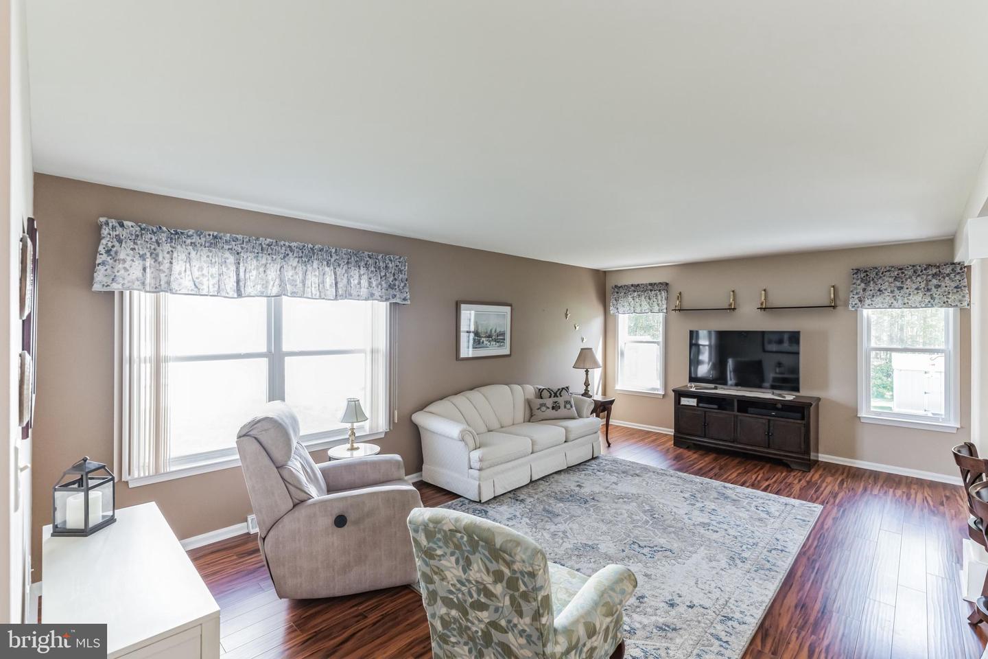 705 Lexington Dr