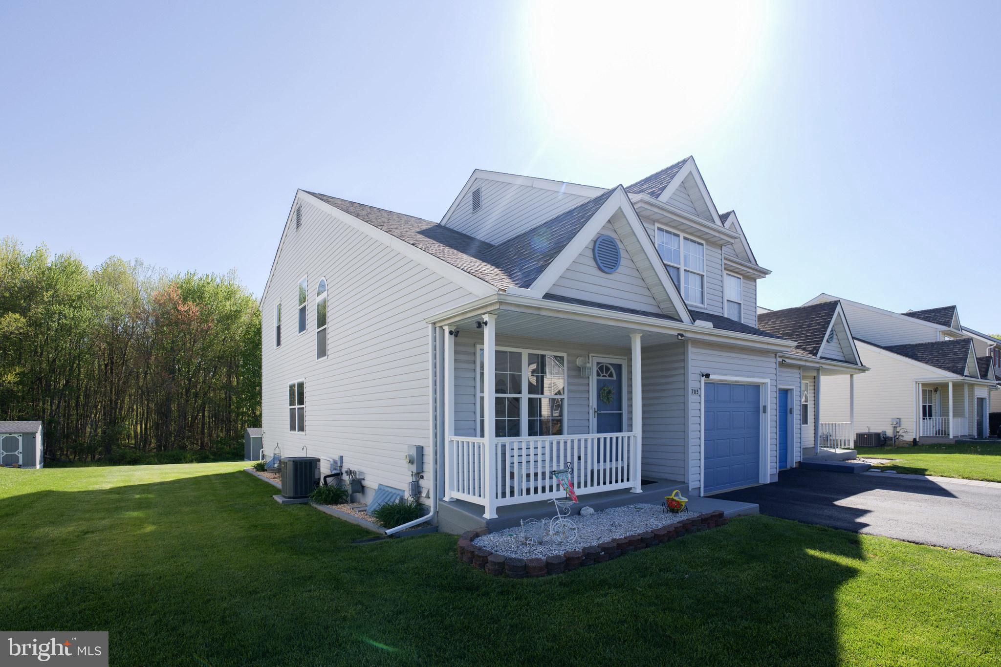 705 Lexington Dr