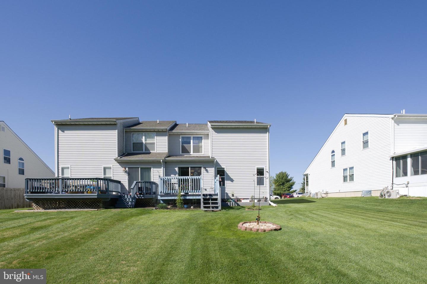 705 Lexington Dr
