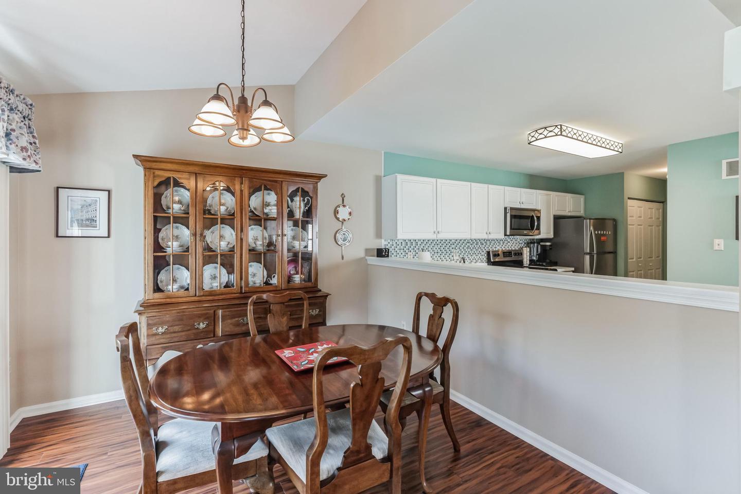 705 Lexington Dr