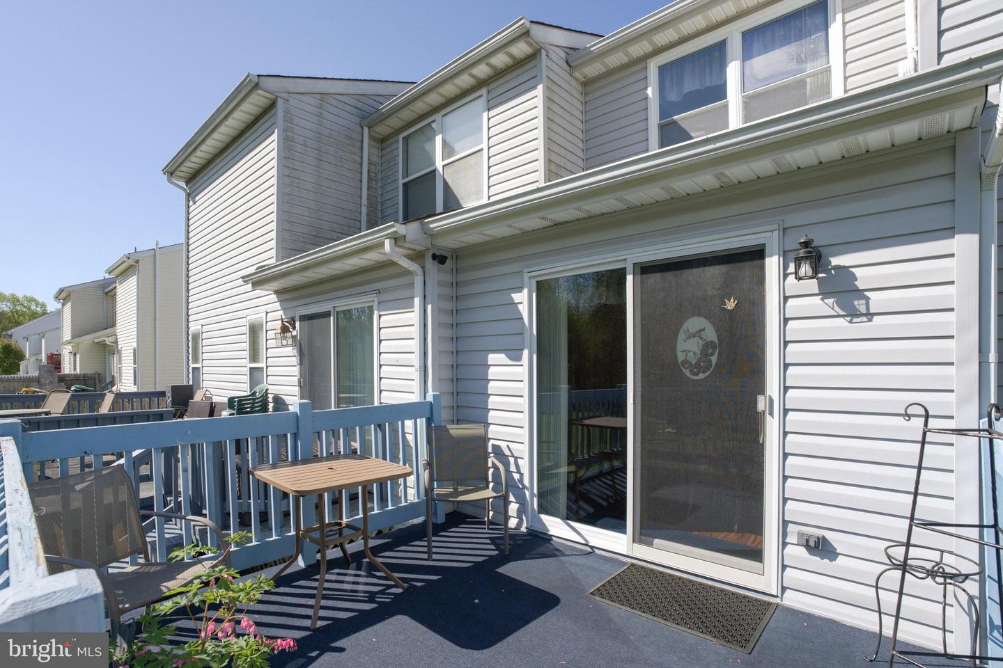 705 Lexington Dr