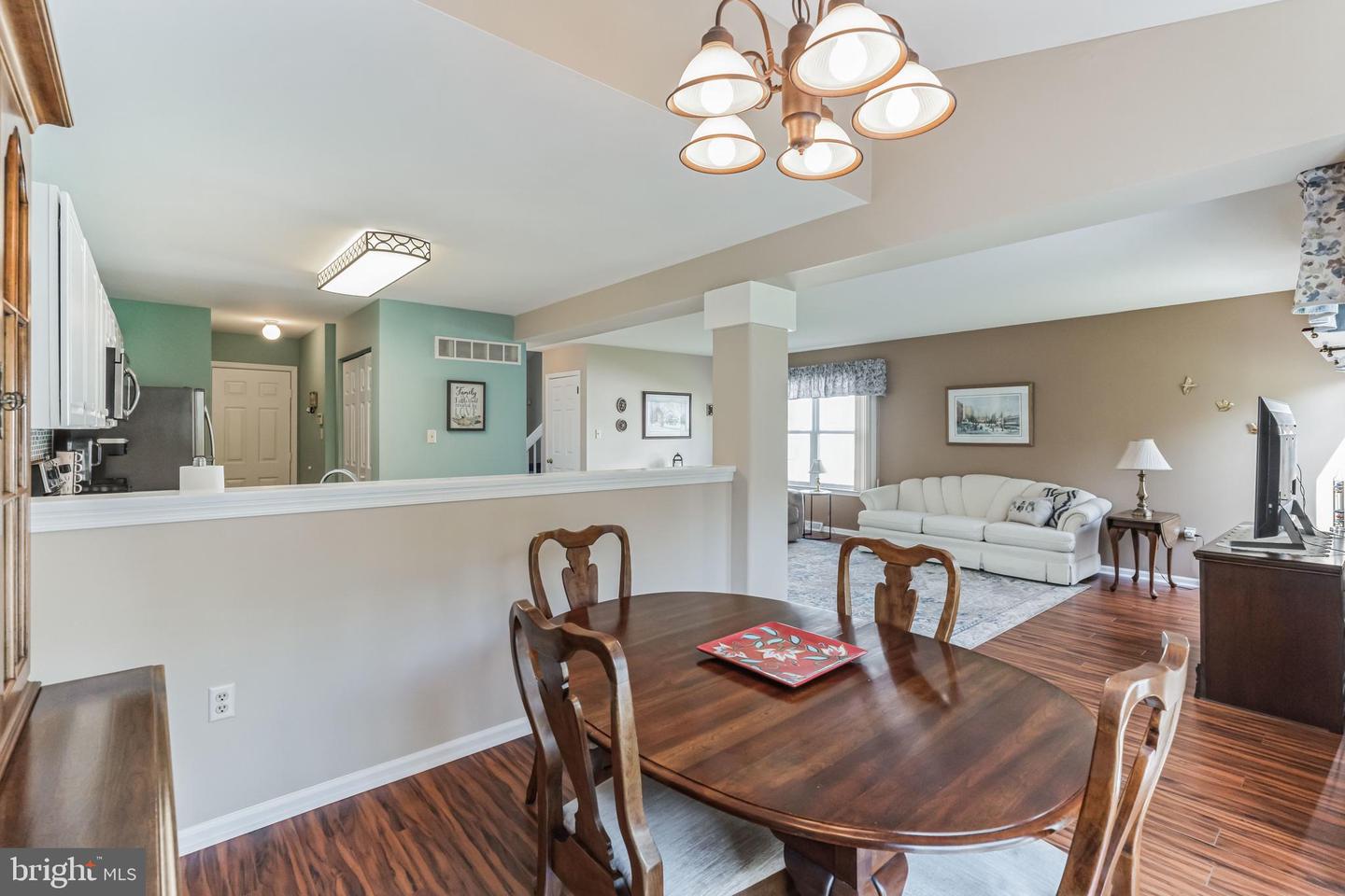 705 Lexington Dr