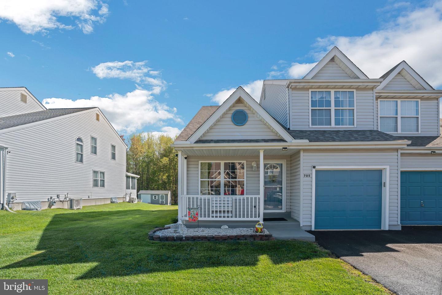 705 Lexington Dr