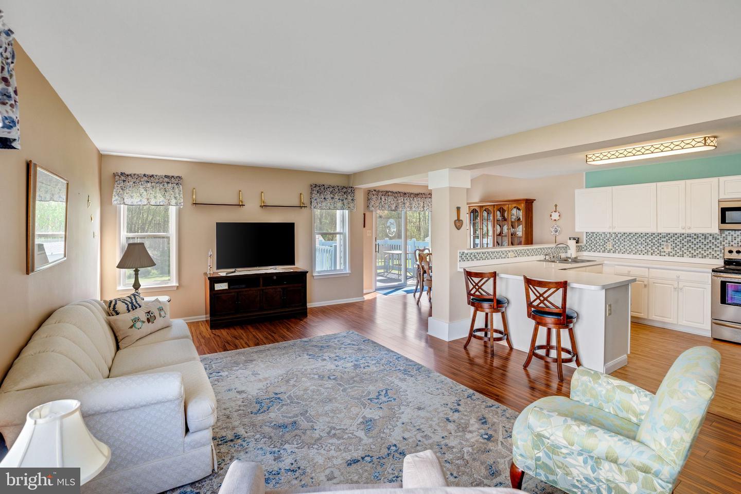 705 Lexington Dr