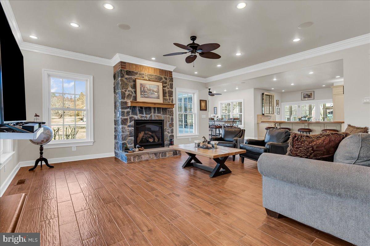 1157 Valley Rd