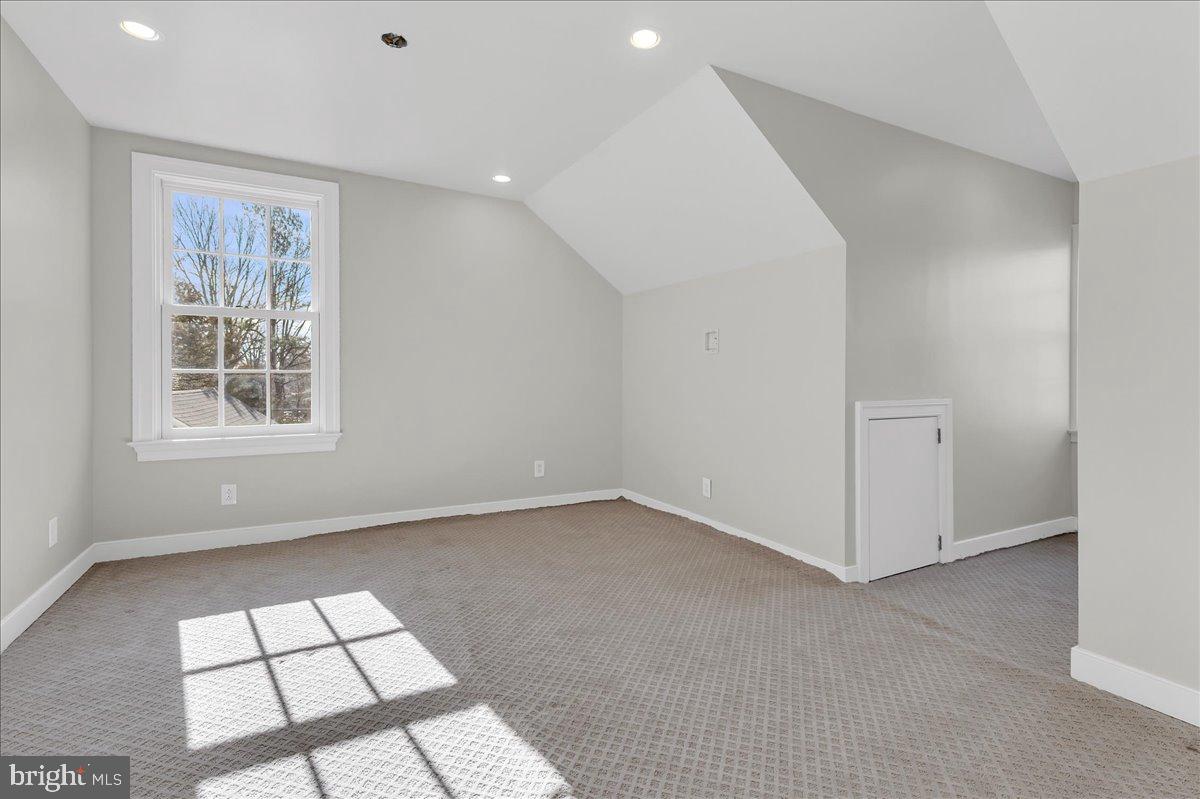 1157 Valley Rd