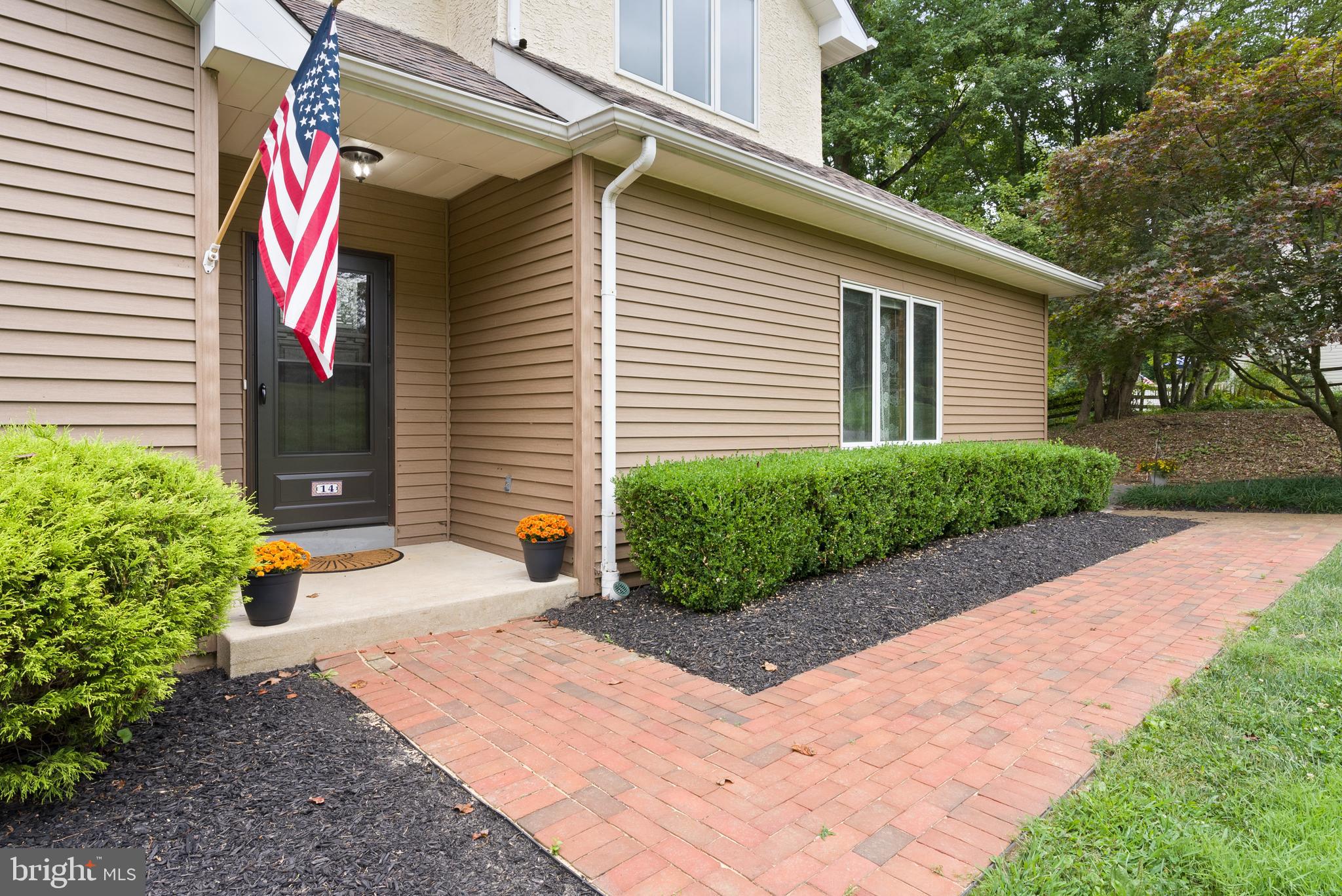 14 Grist Mill Ln