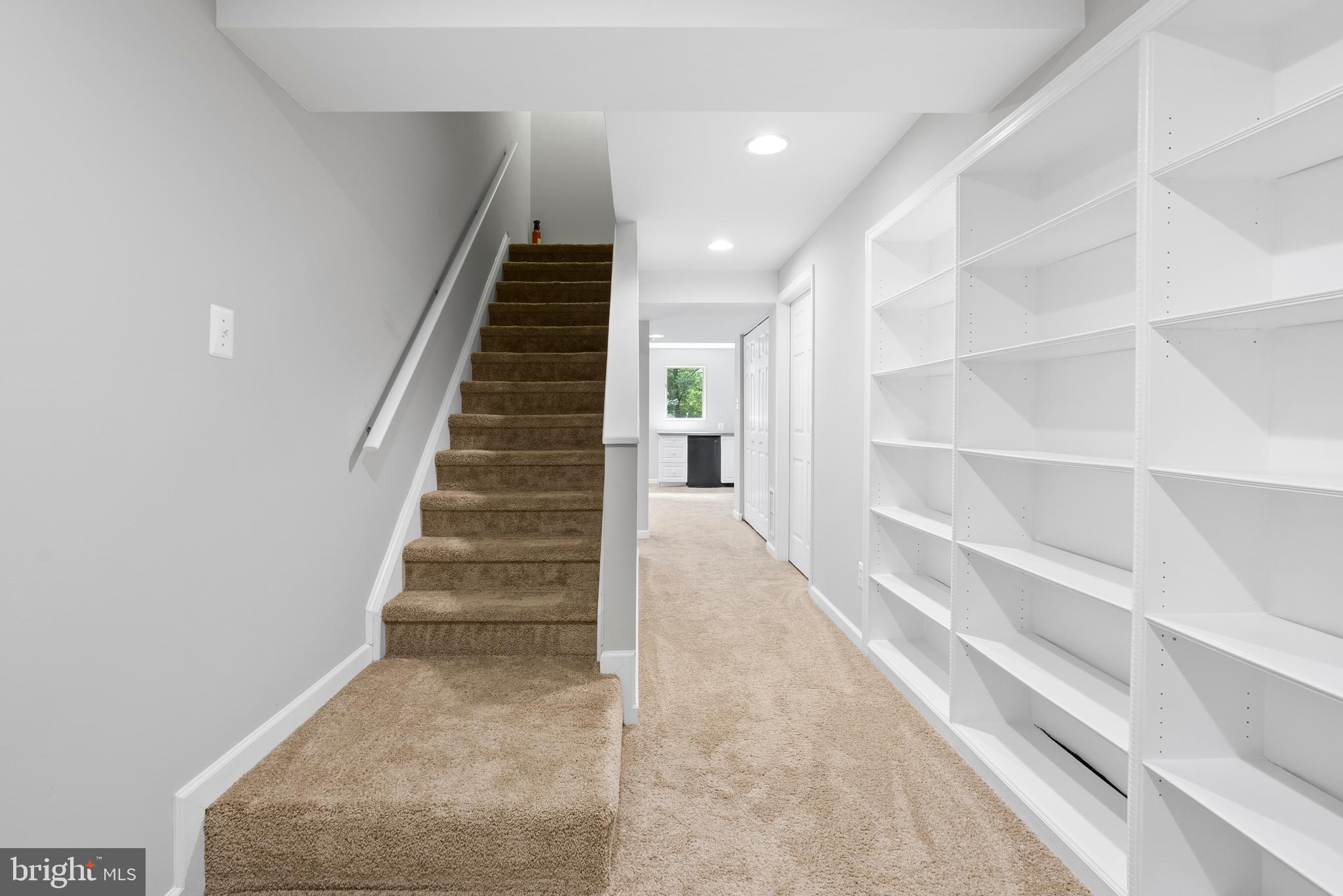 14 Grist Mill Ln