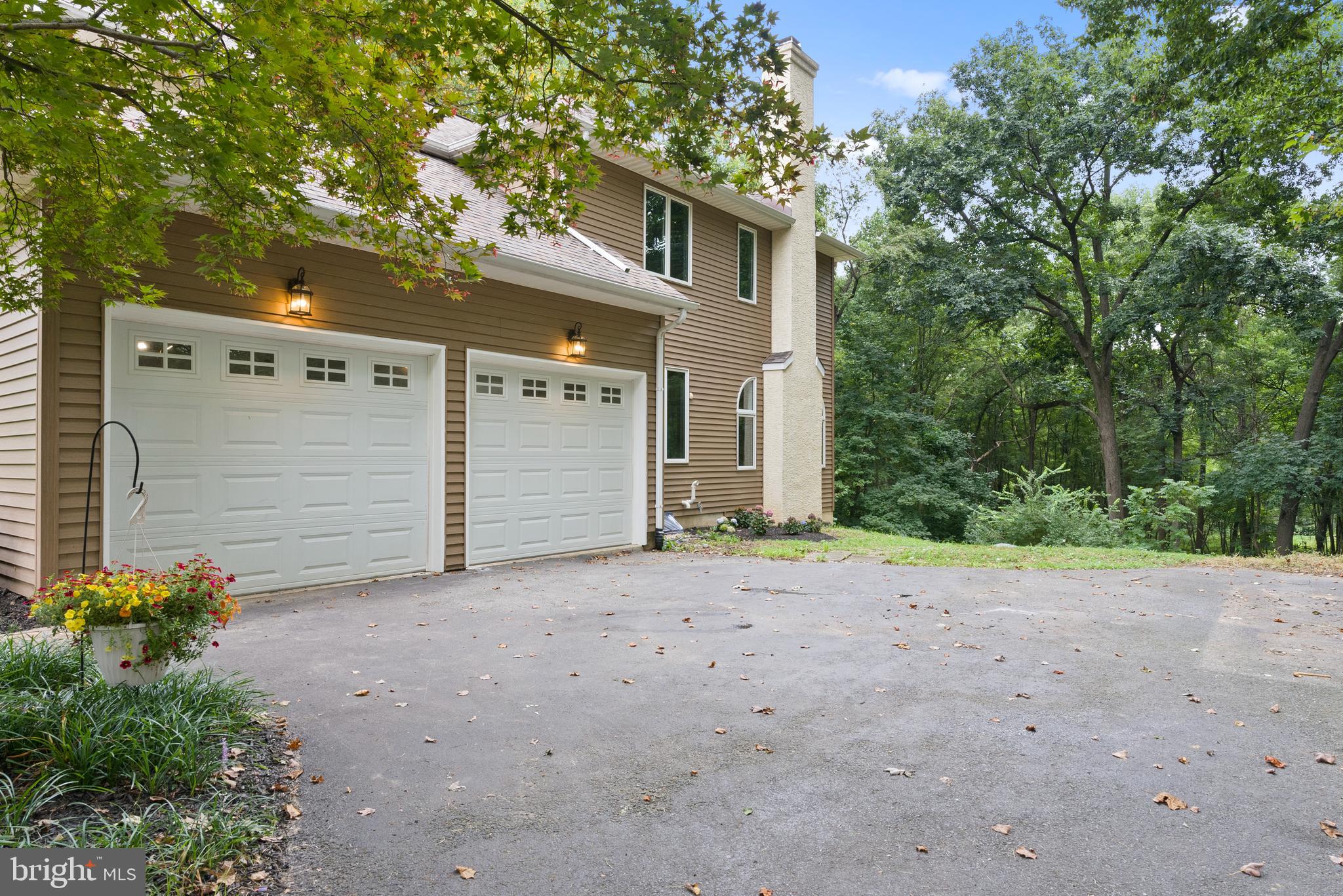 14 Grist Mill Ln