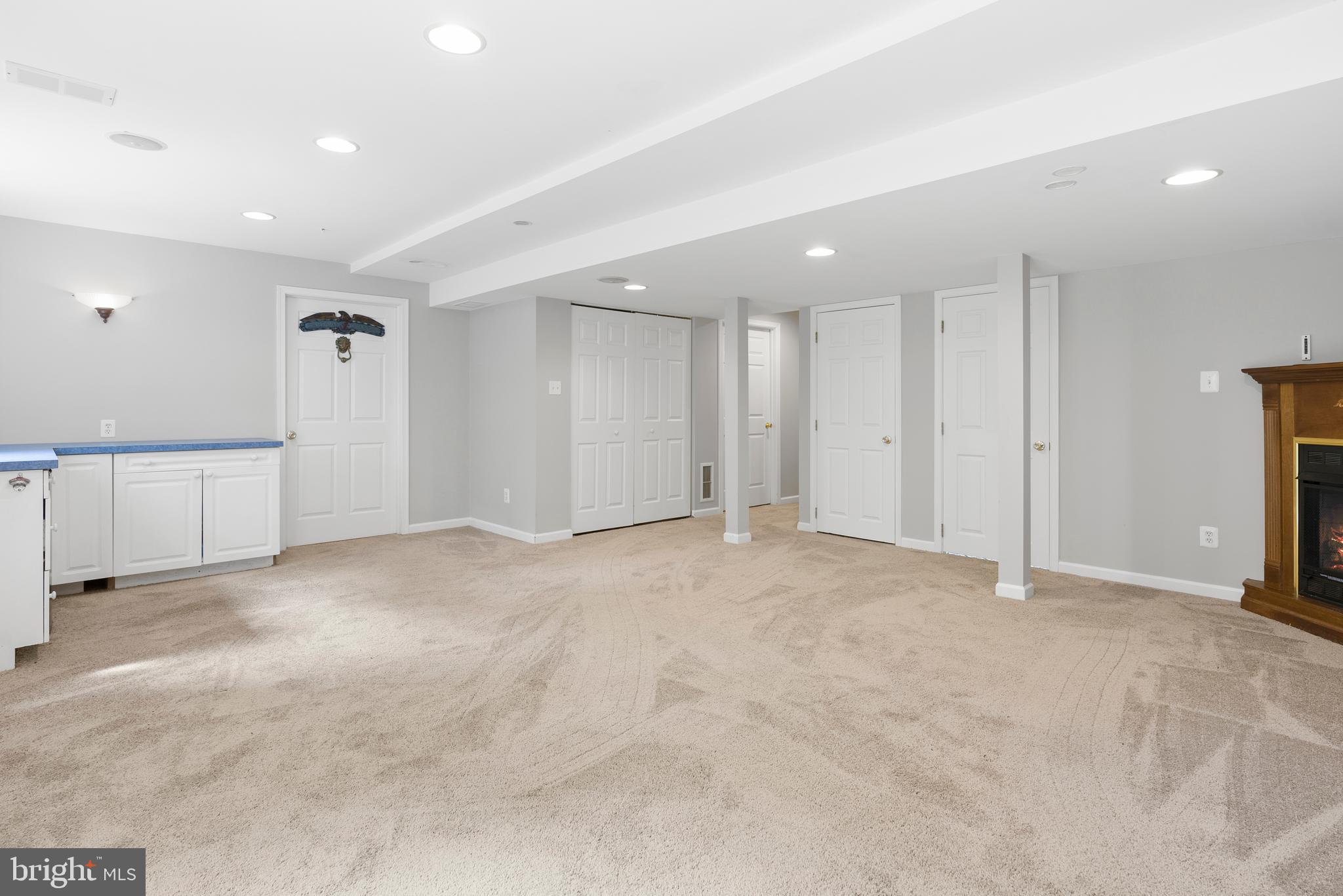 14 Grist Mill Ln