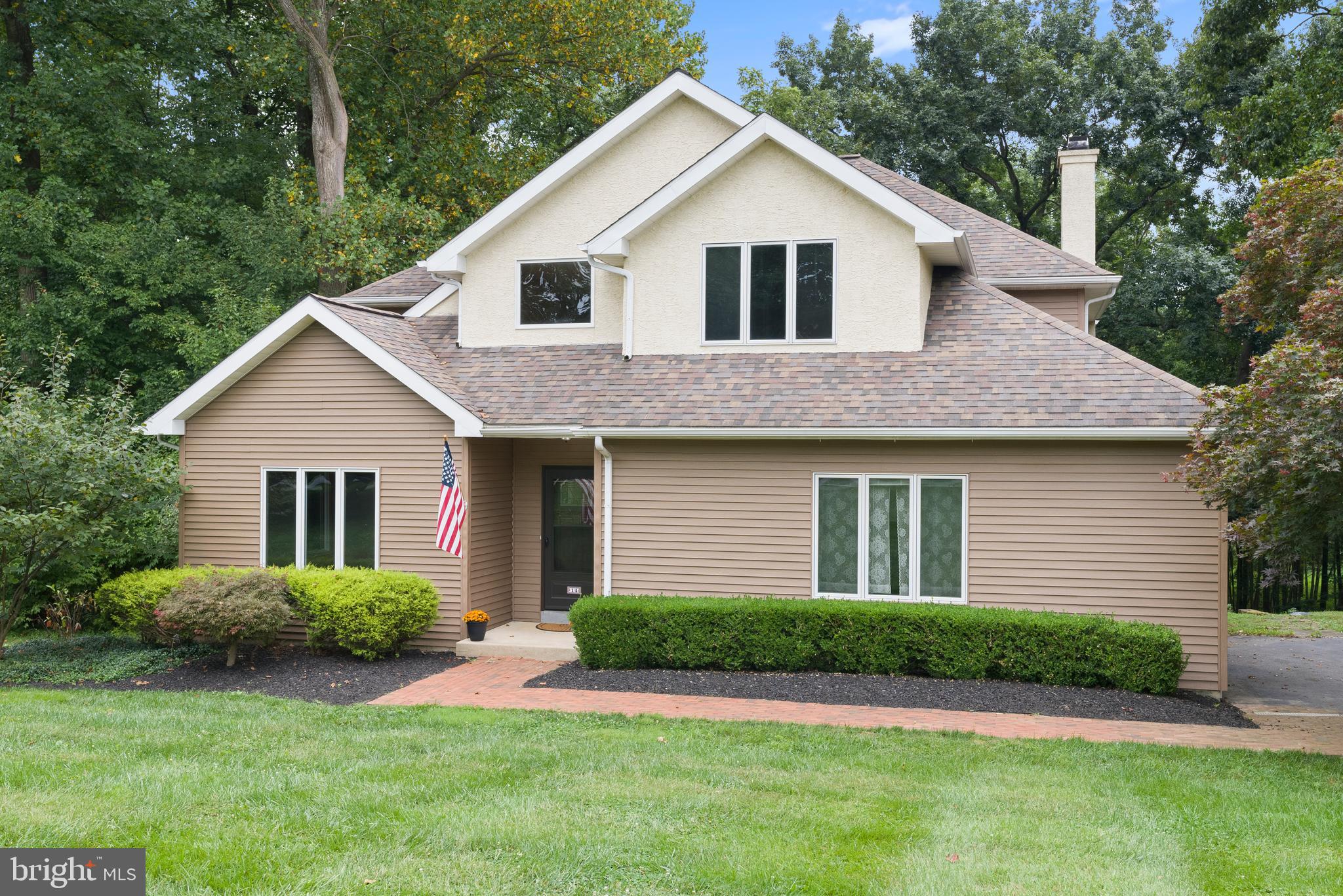 14 Grist Mill Ln