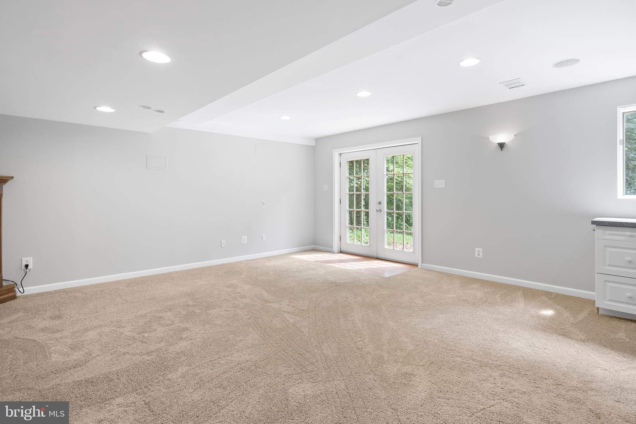 14 Grist Mill Ln