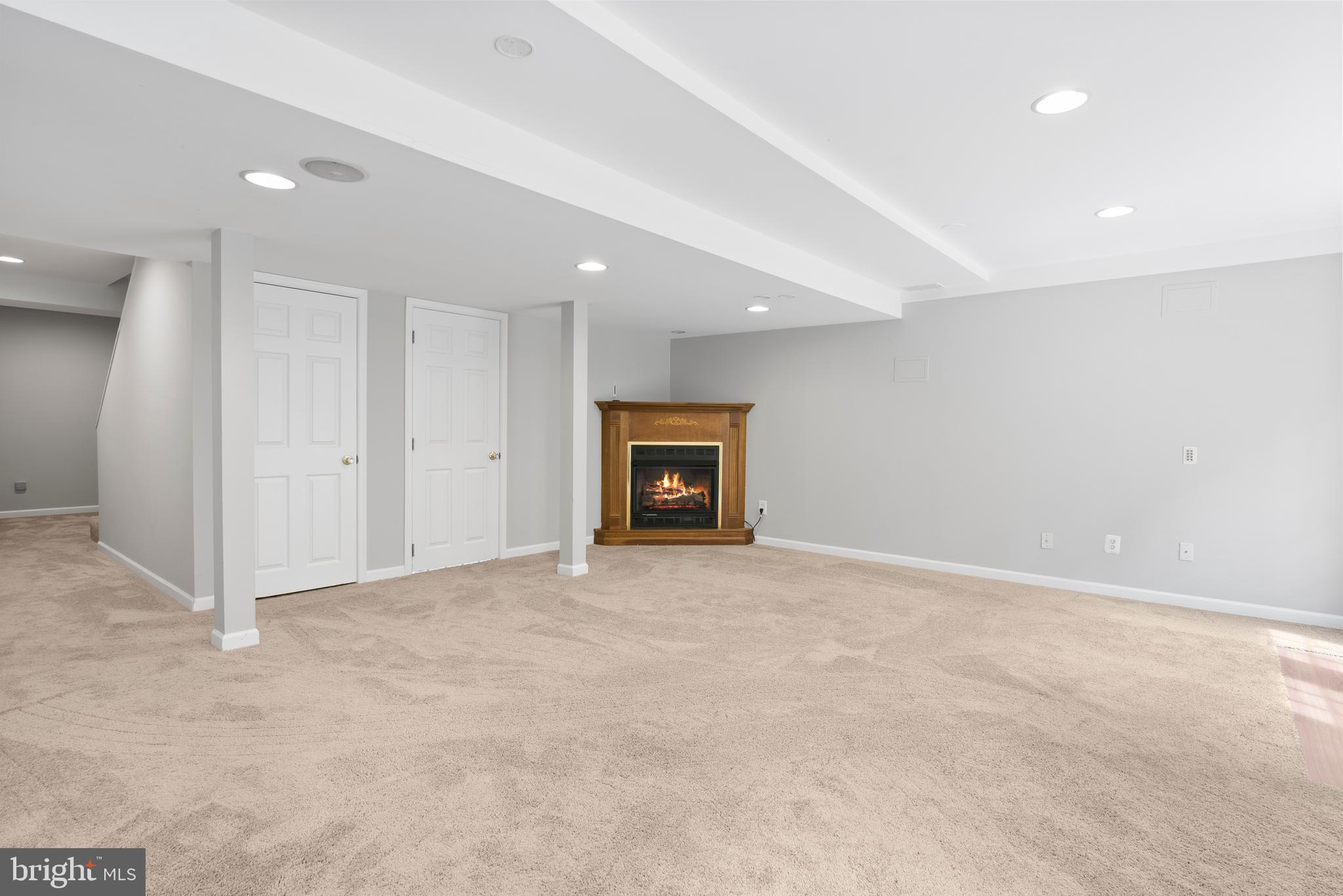 14 Grist Mill Ln