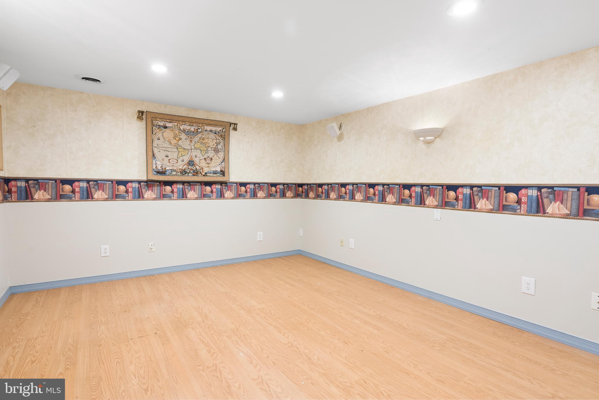 14 Grist Mill Ln