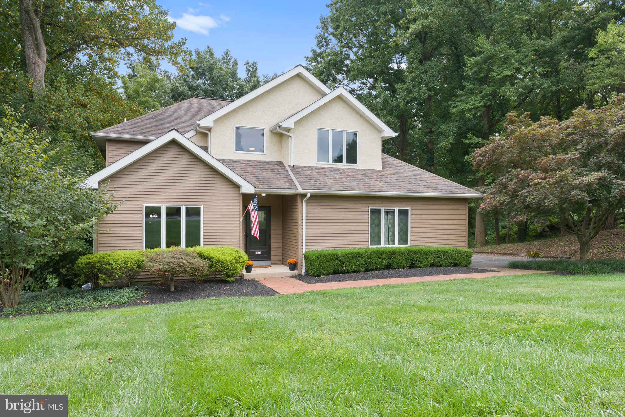 14 Grist Mill Ln