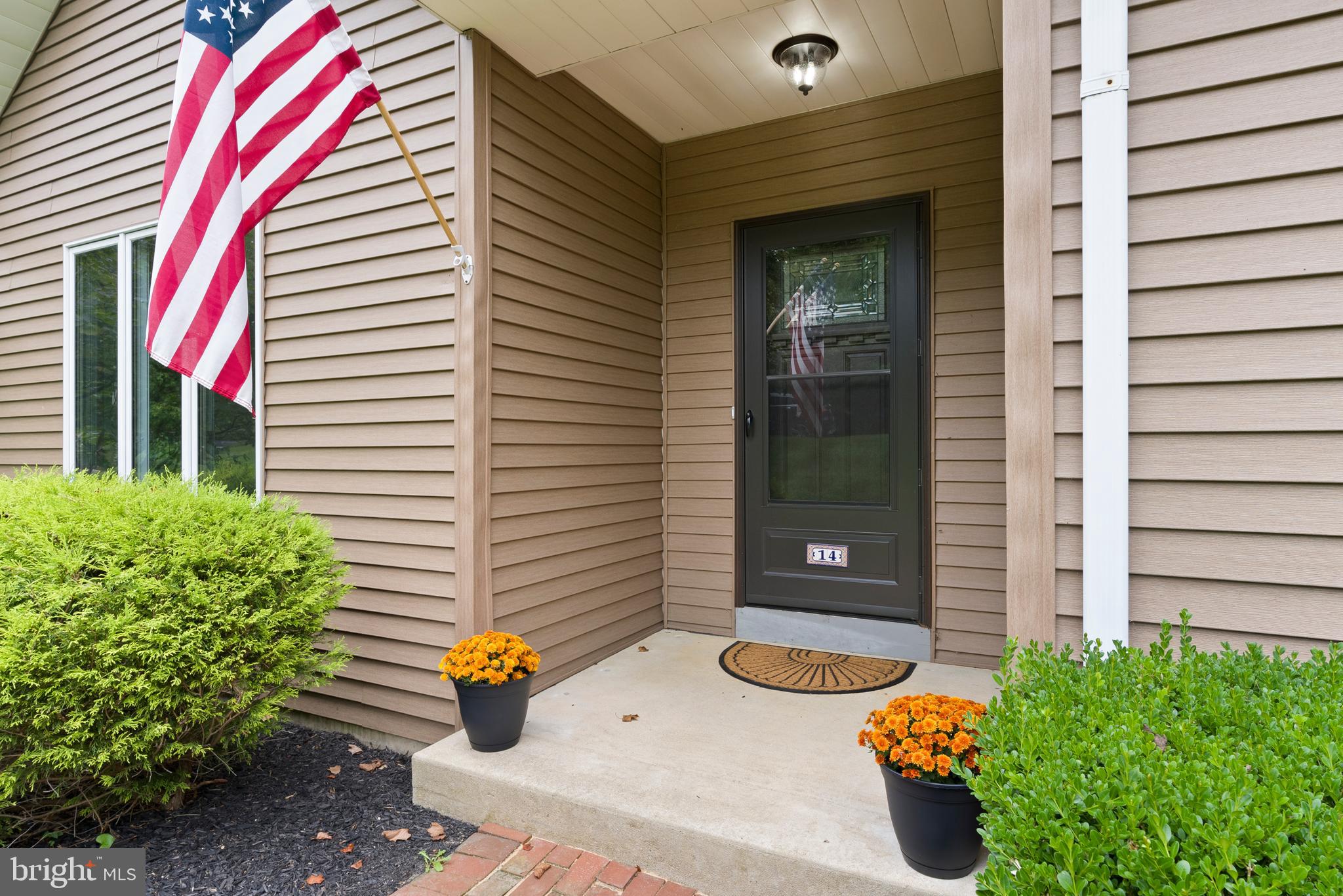 14 Grist Mill Ln