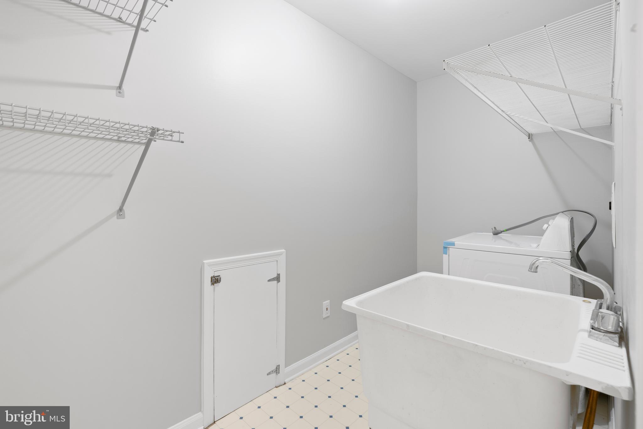 14 Grist Mill Ln