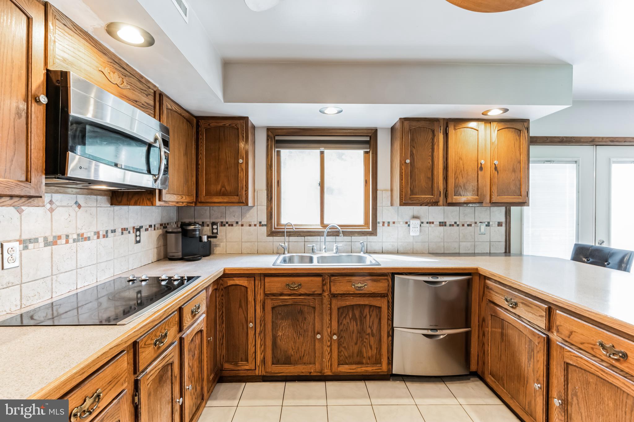1441 Williamsburg Dr