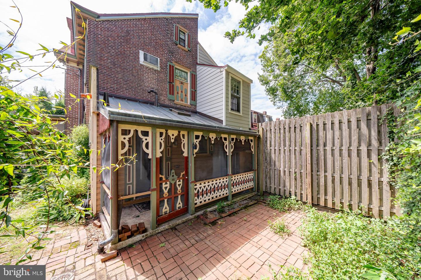 143 Dean St