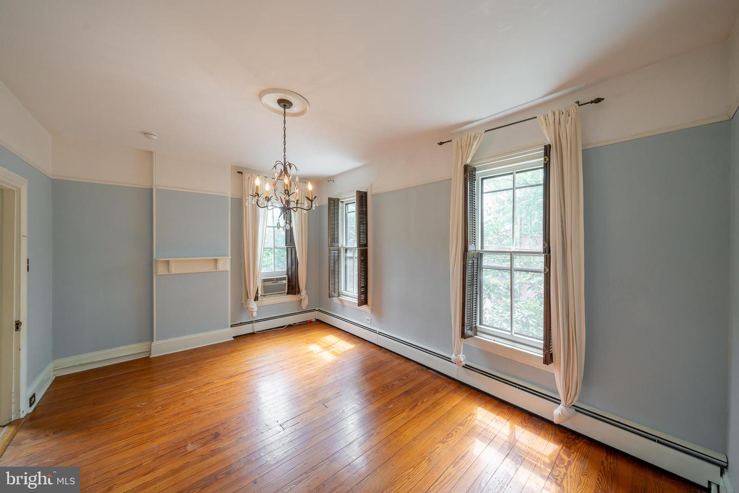 143 Dean St