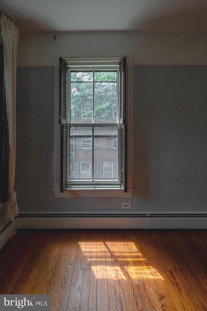 143 Dean St