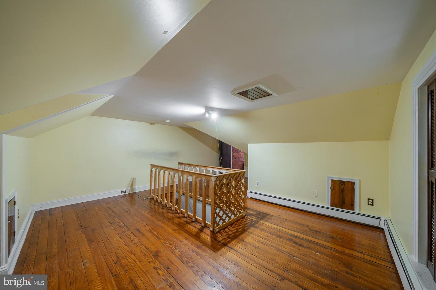 143 Dean St
