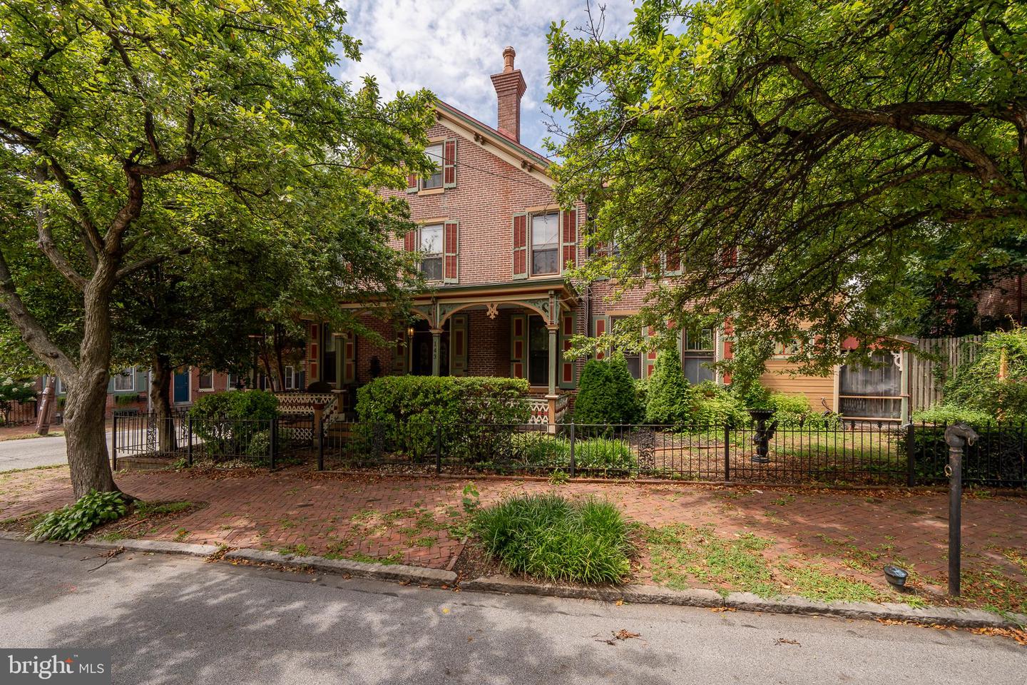 143 Dean St
