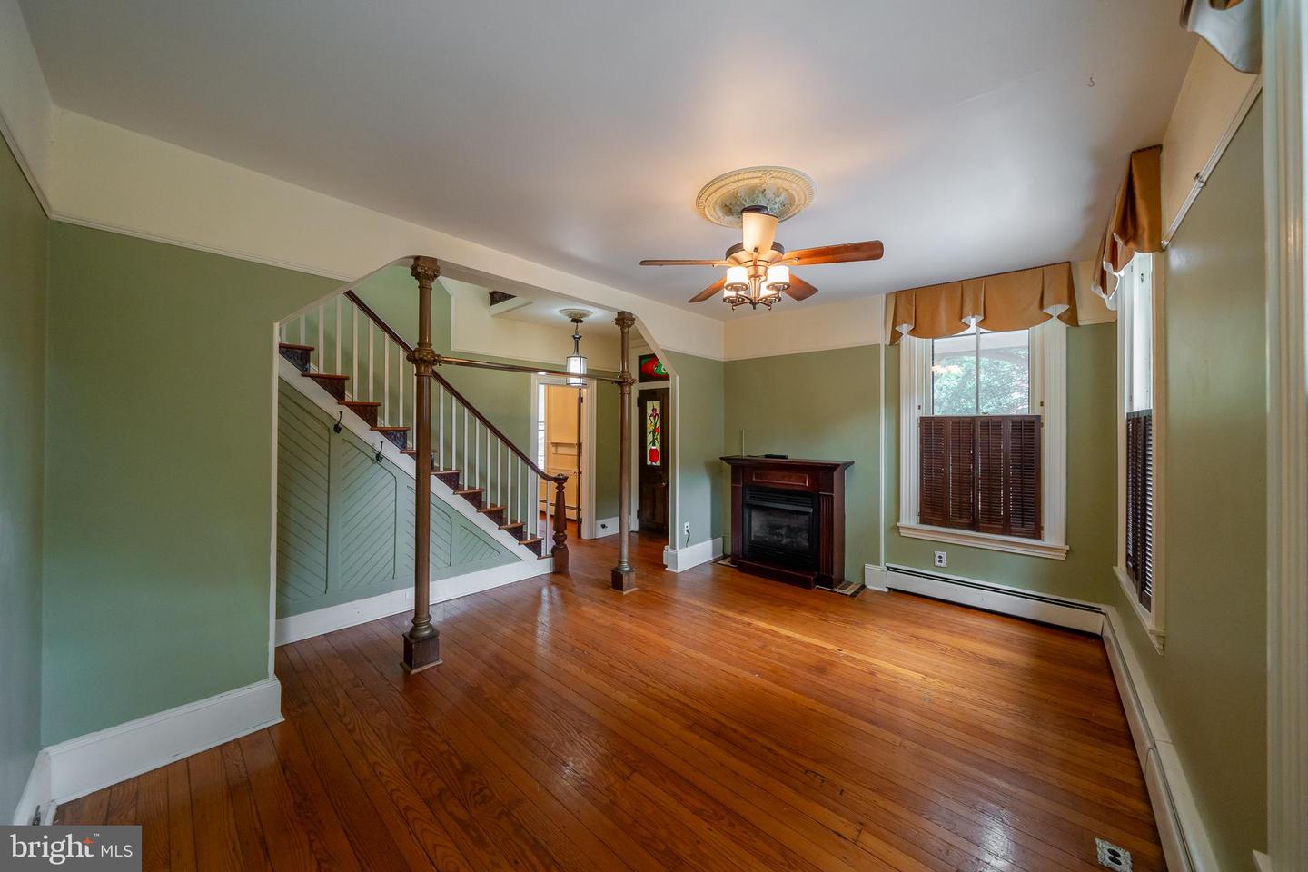143 Dean St