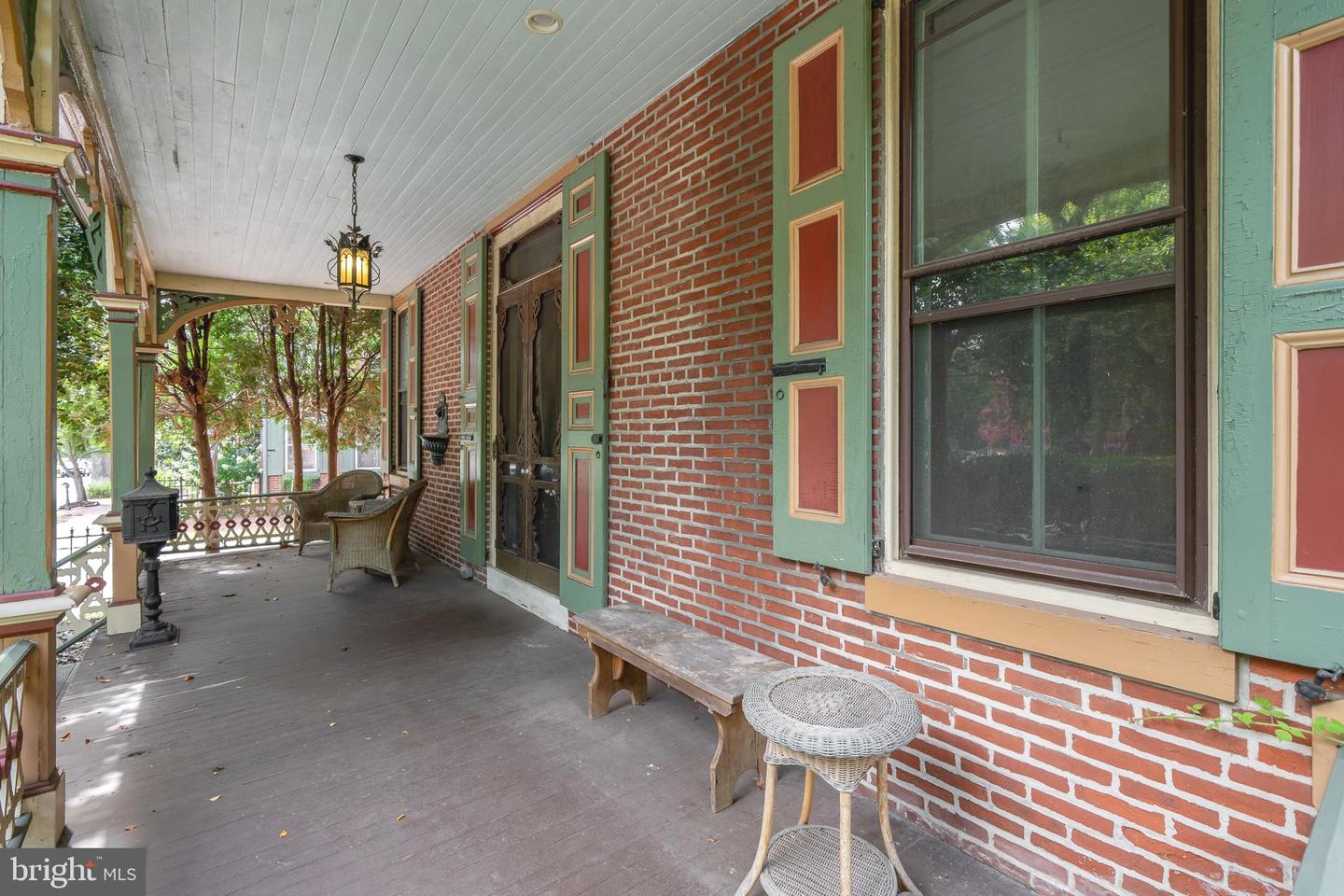 143 Dean St