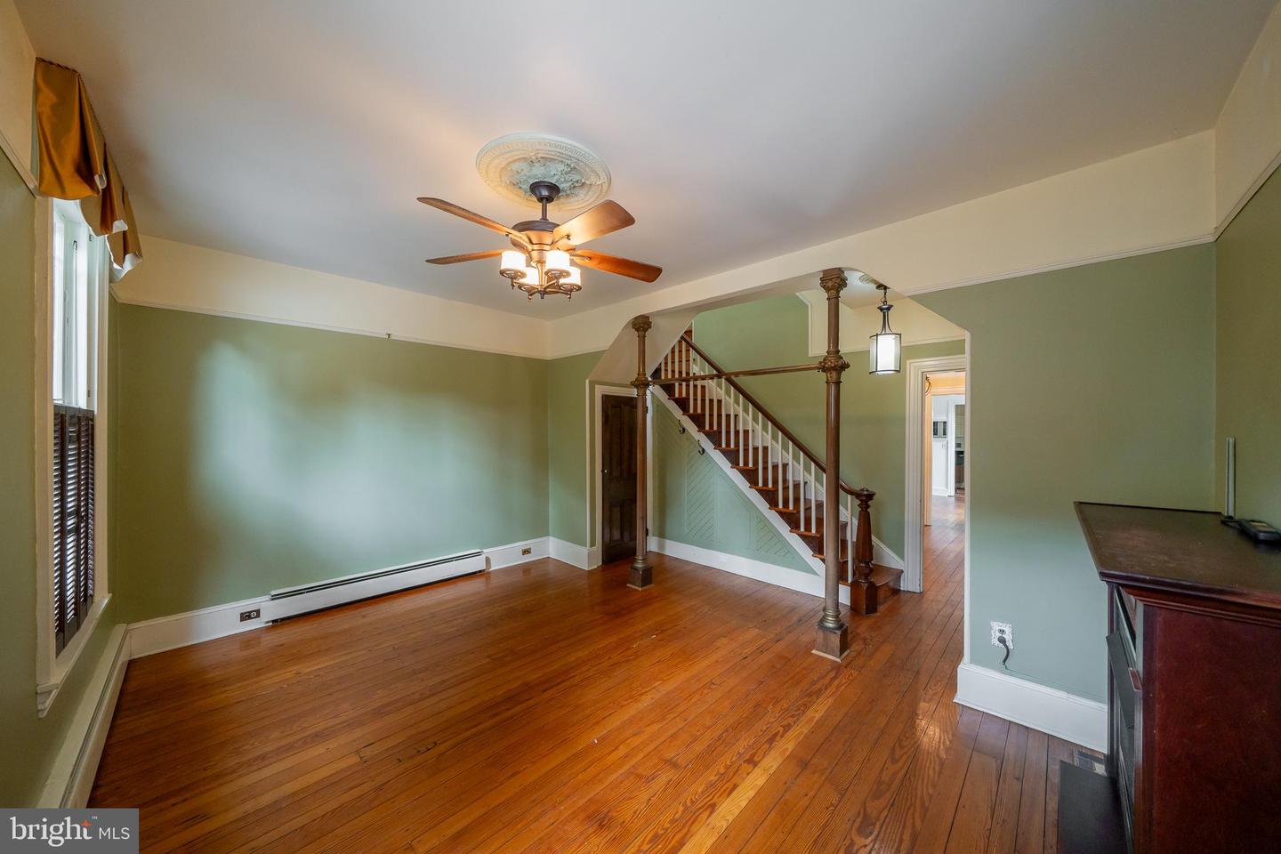 143 Dean St