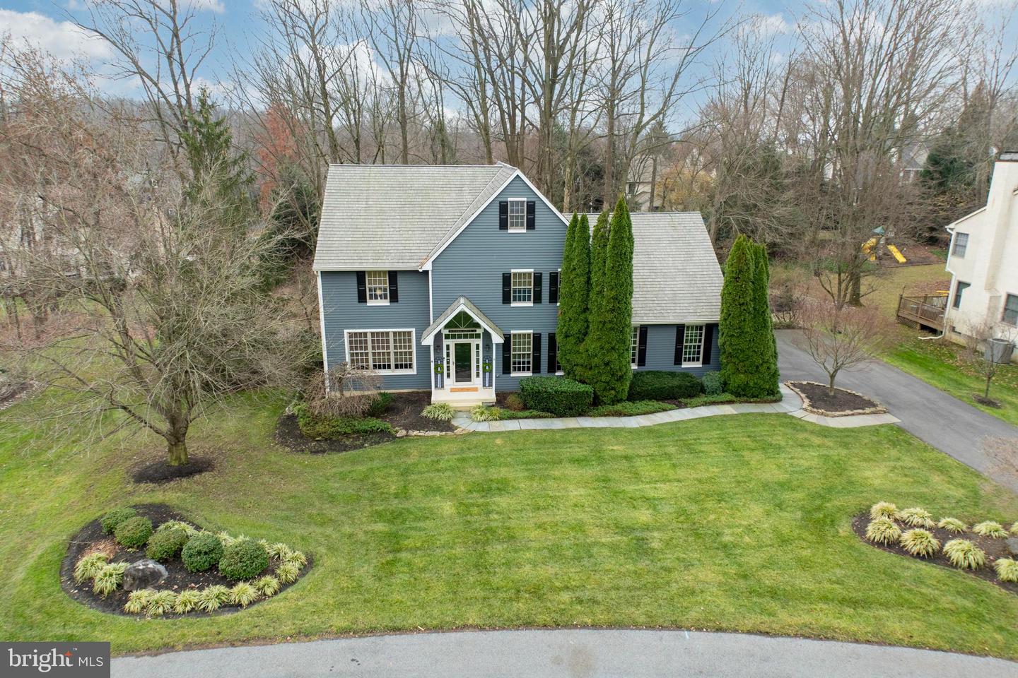 2004 Rosemont Dr