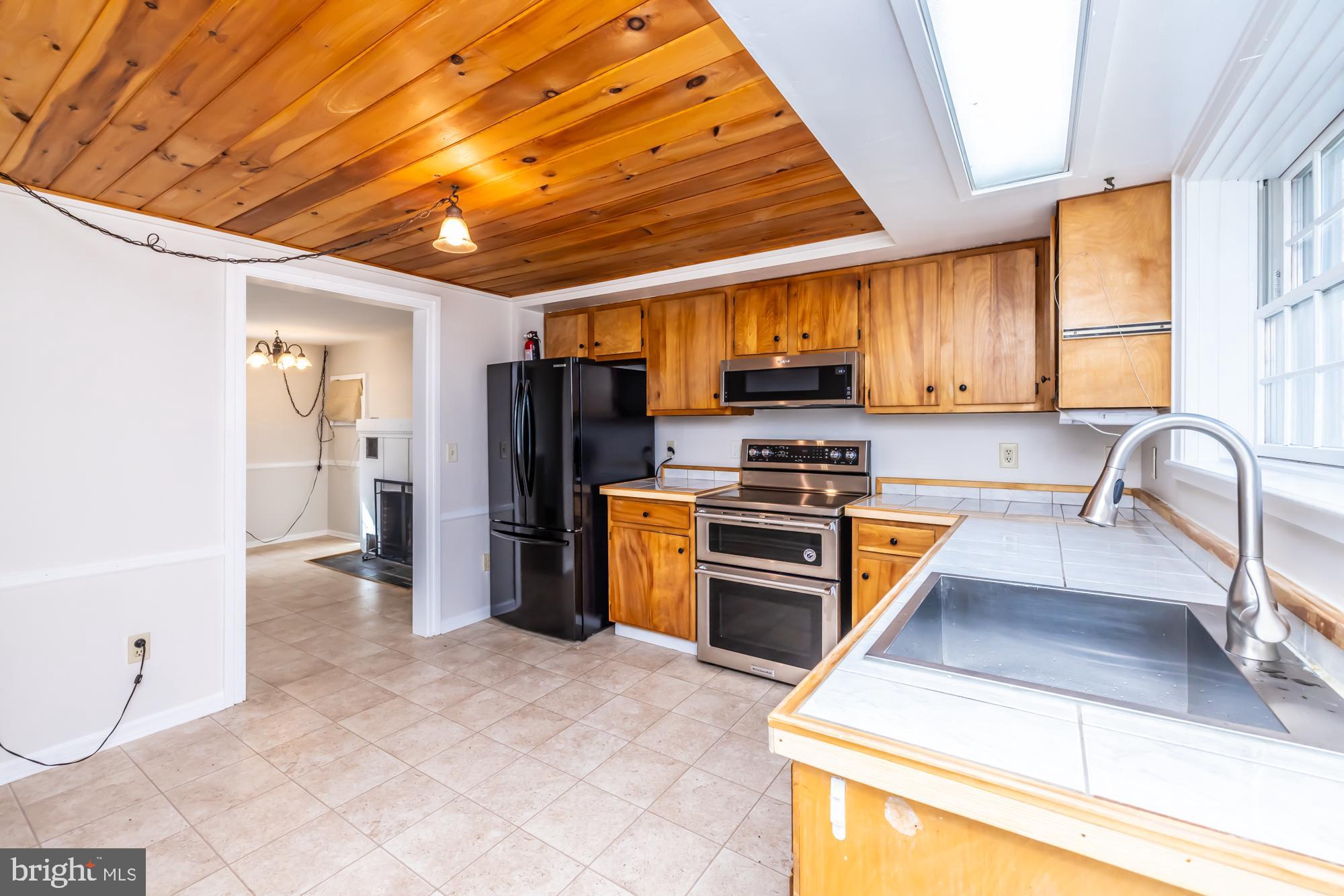 129 Chatwood Ave